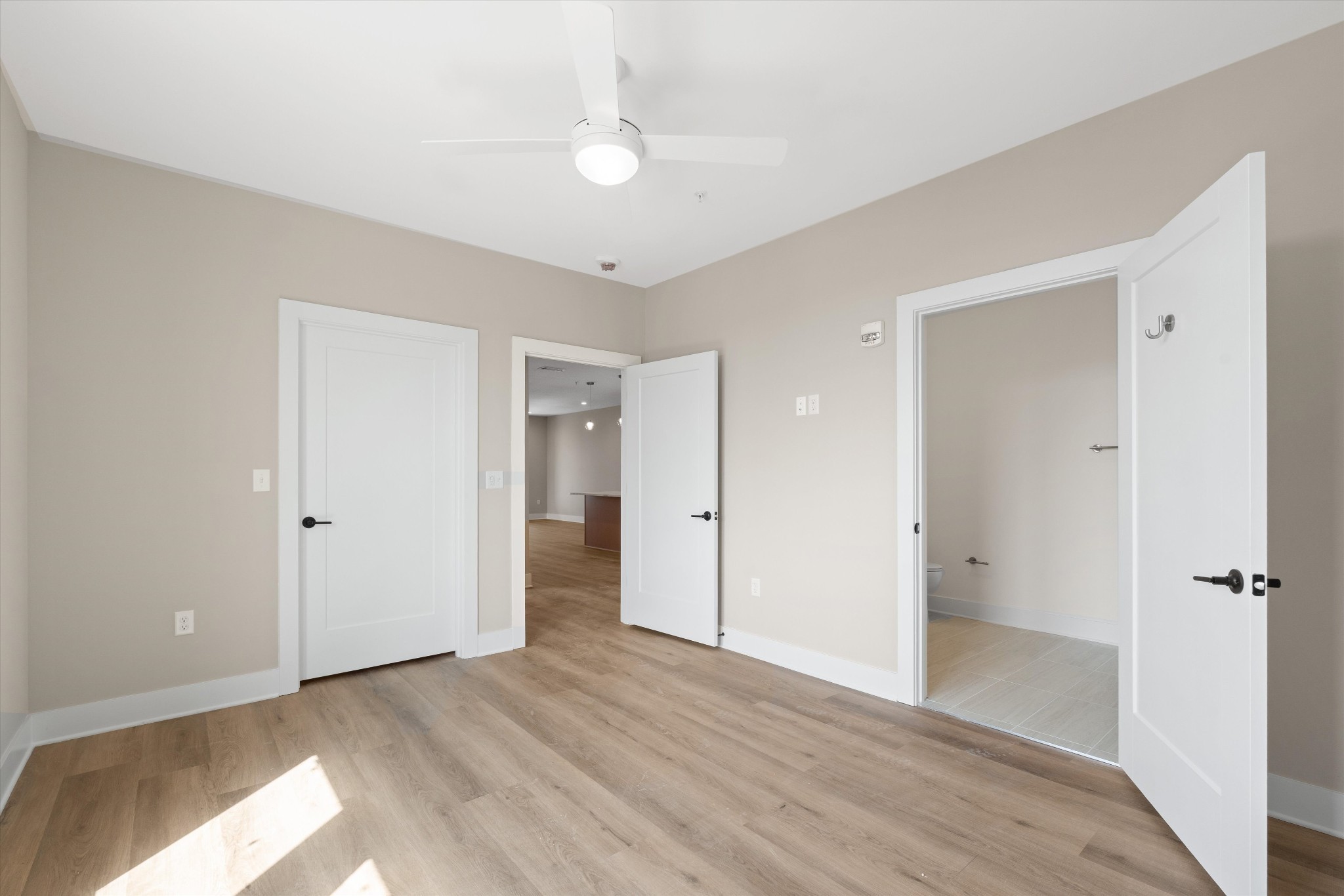 730 Main St Unit: 412