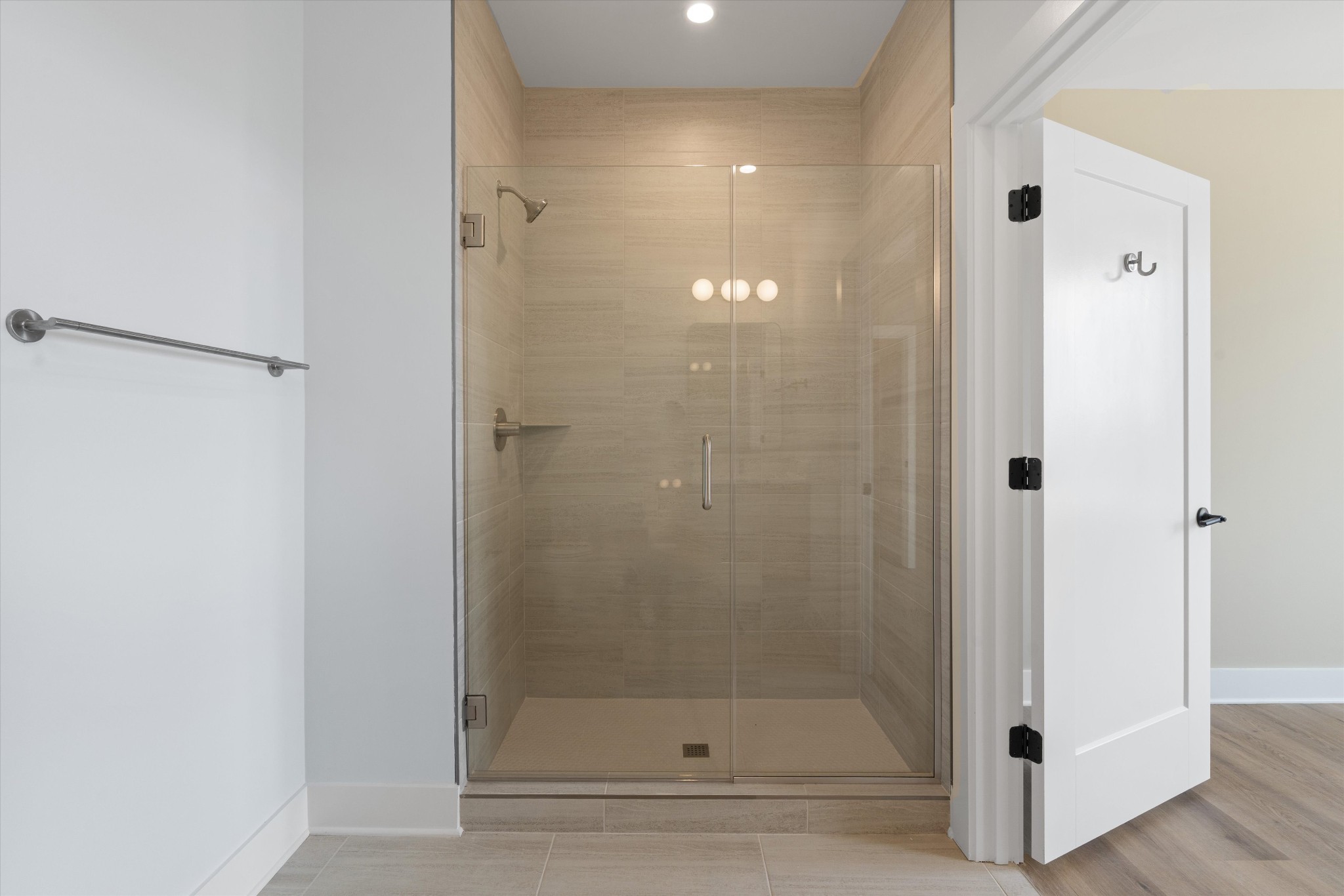 730 Main St Unit: 412