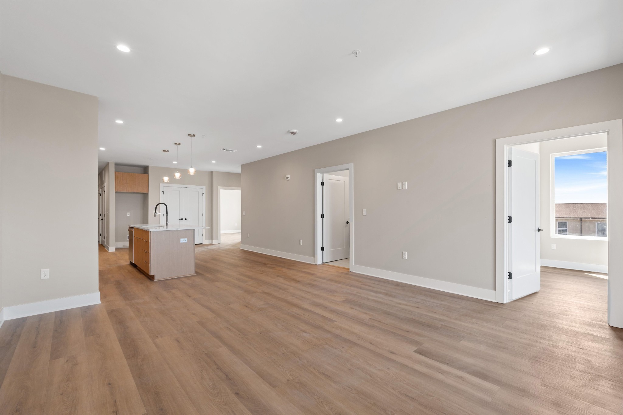 730 Main St Unit: 612