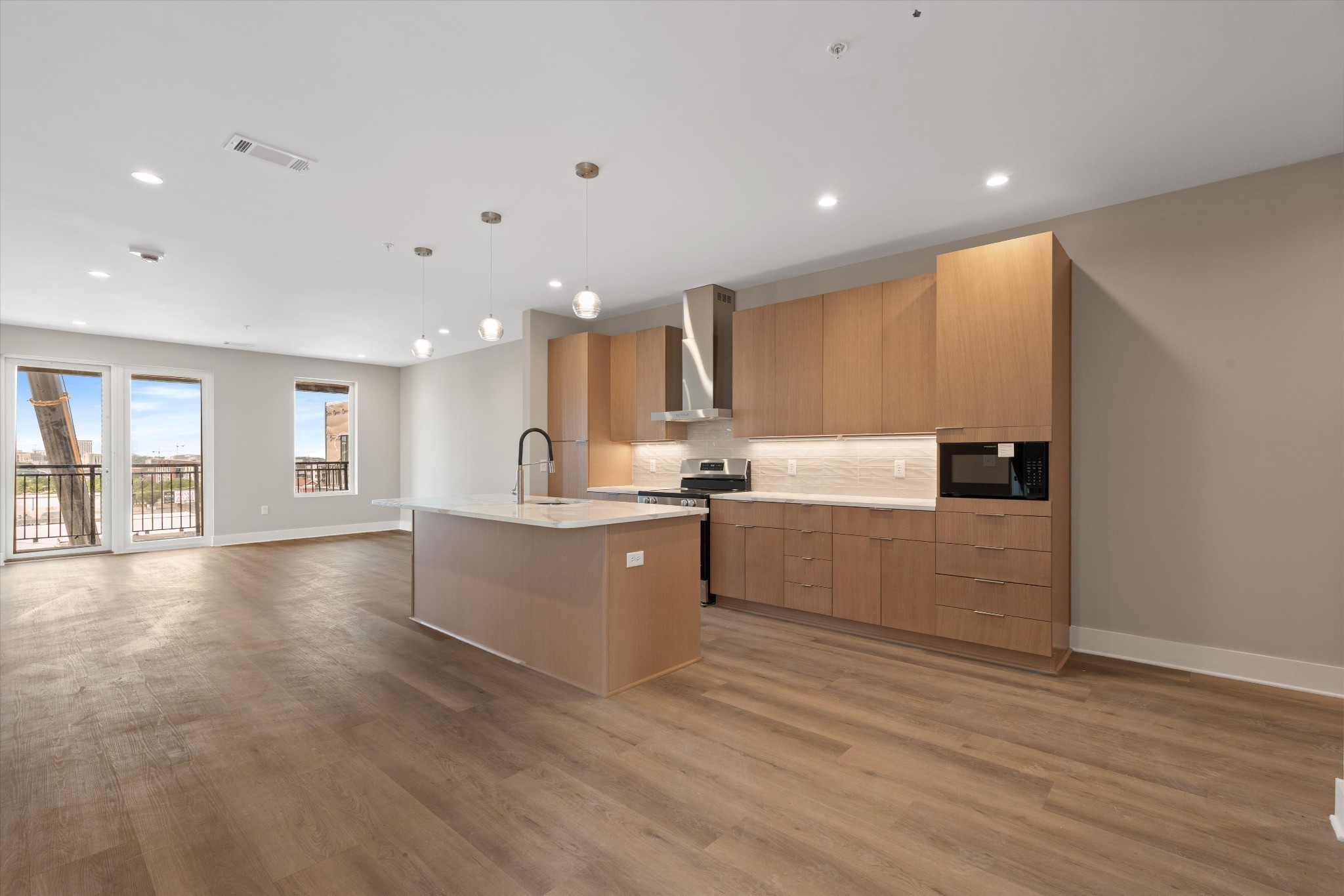 730 Main St Unit: 612