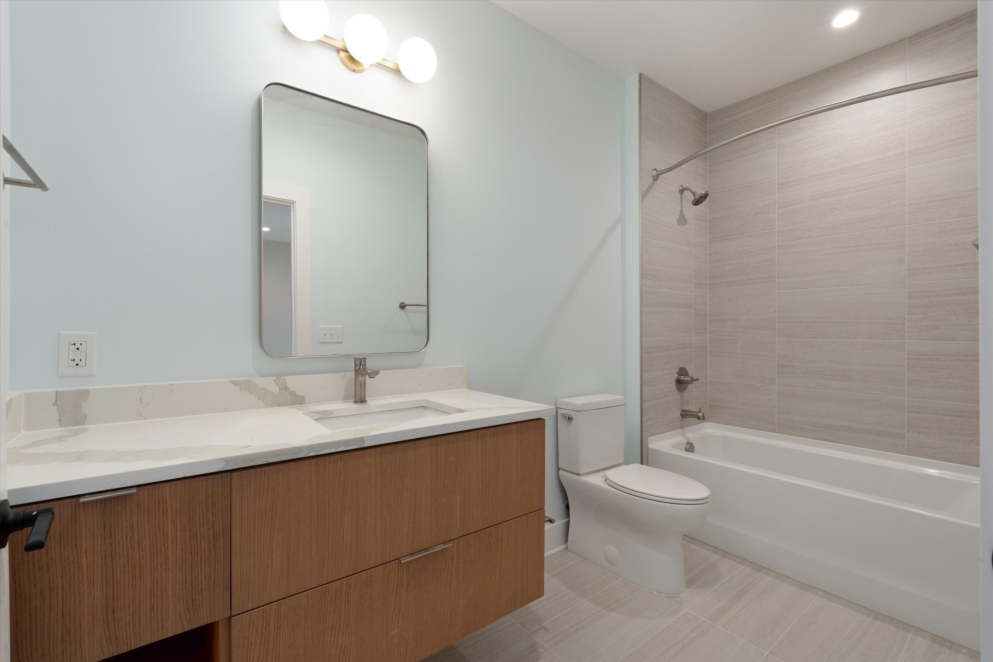 730 Main St Unit: 612