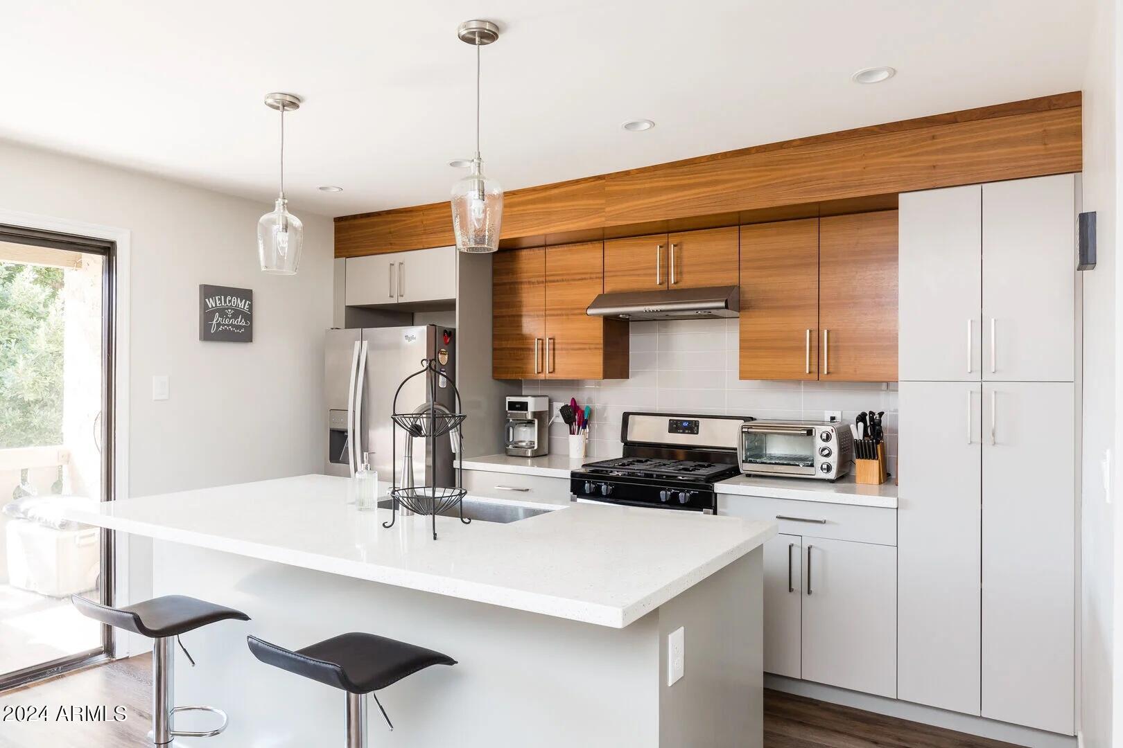 4950 N MILLER Road, 230