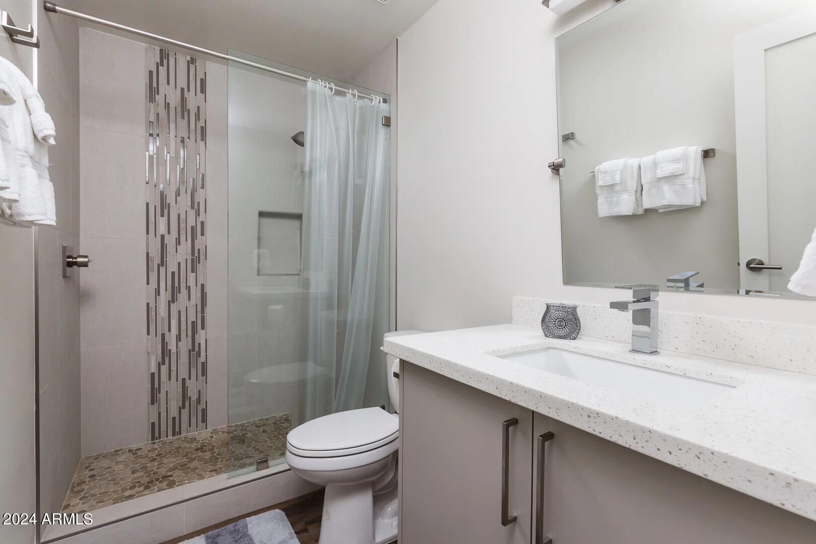4950 N MILLER Road, 230