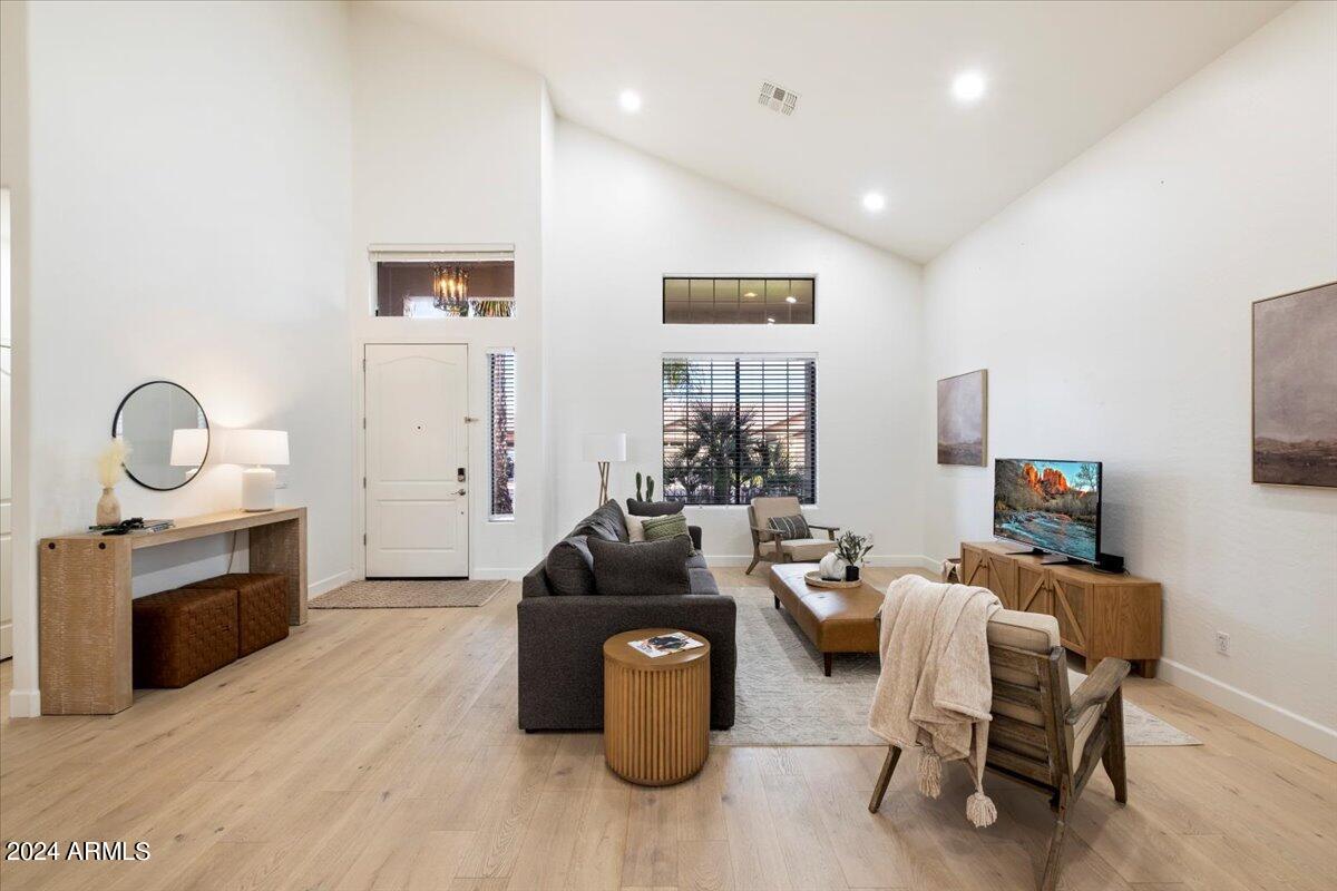 3105 E Princeton Avenue