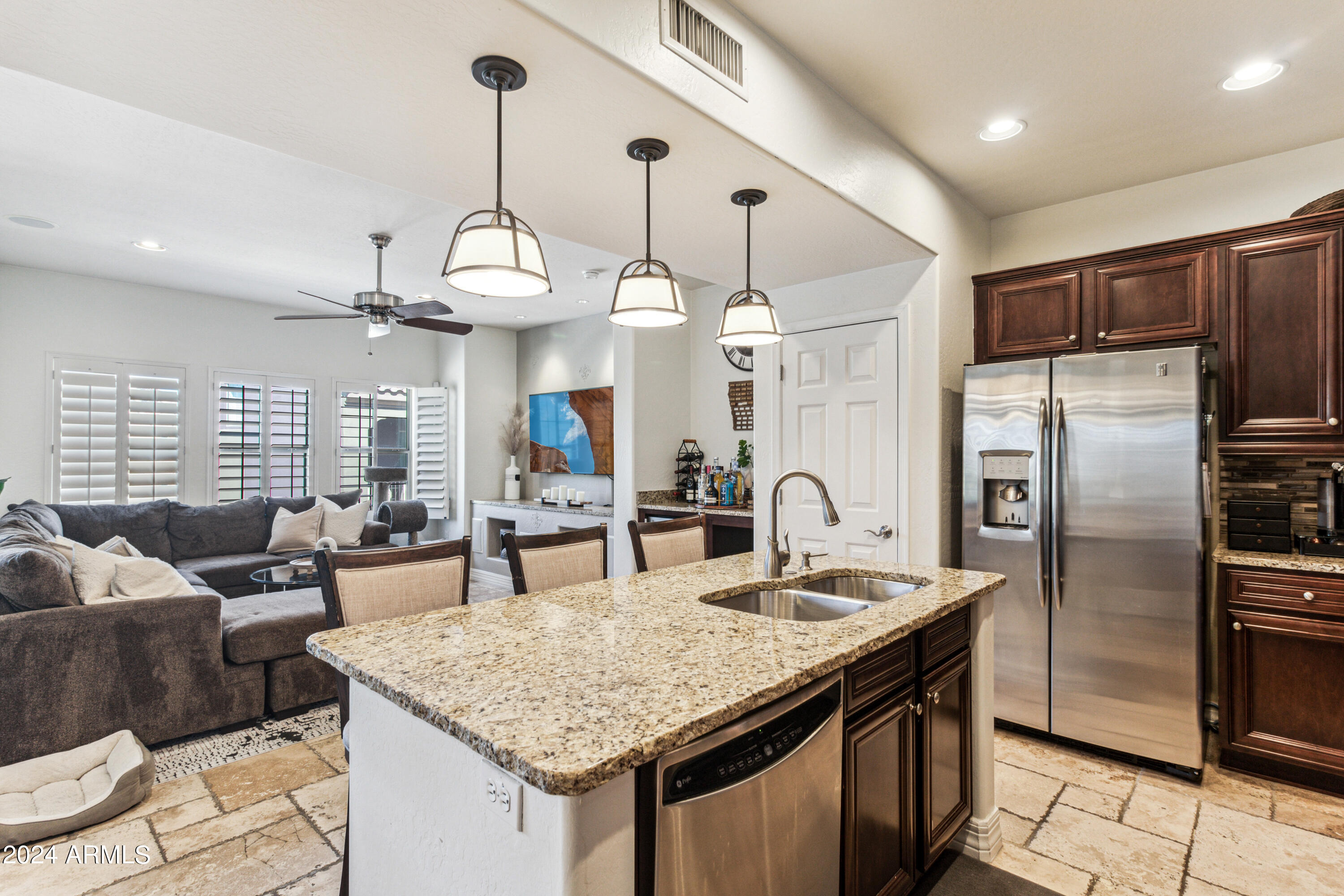 3935 E ROUGH RIDER Road, 1184