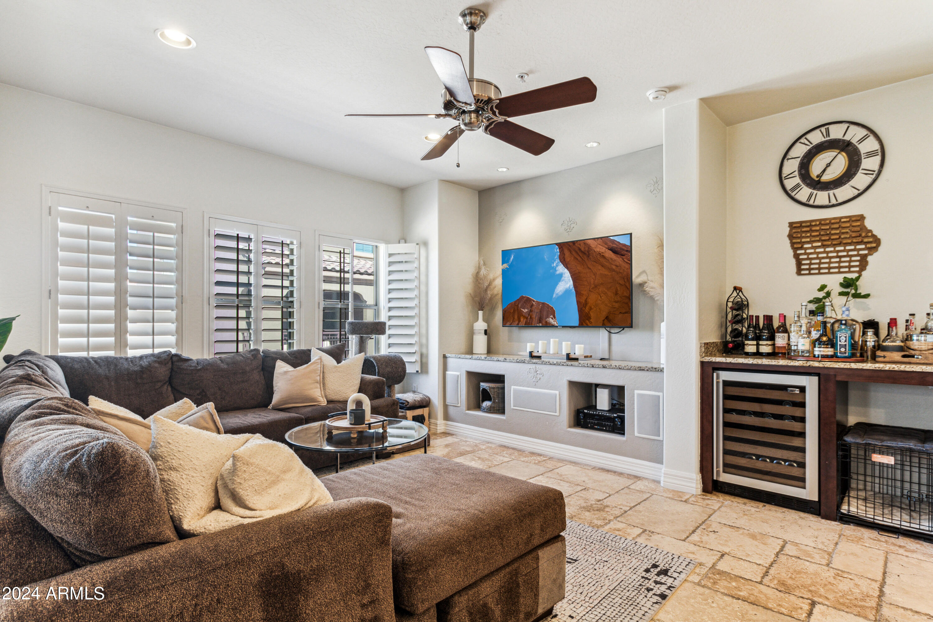 3935 E ROUGH RIDER Road, 1184