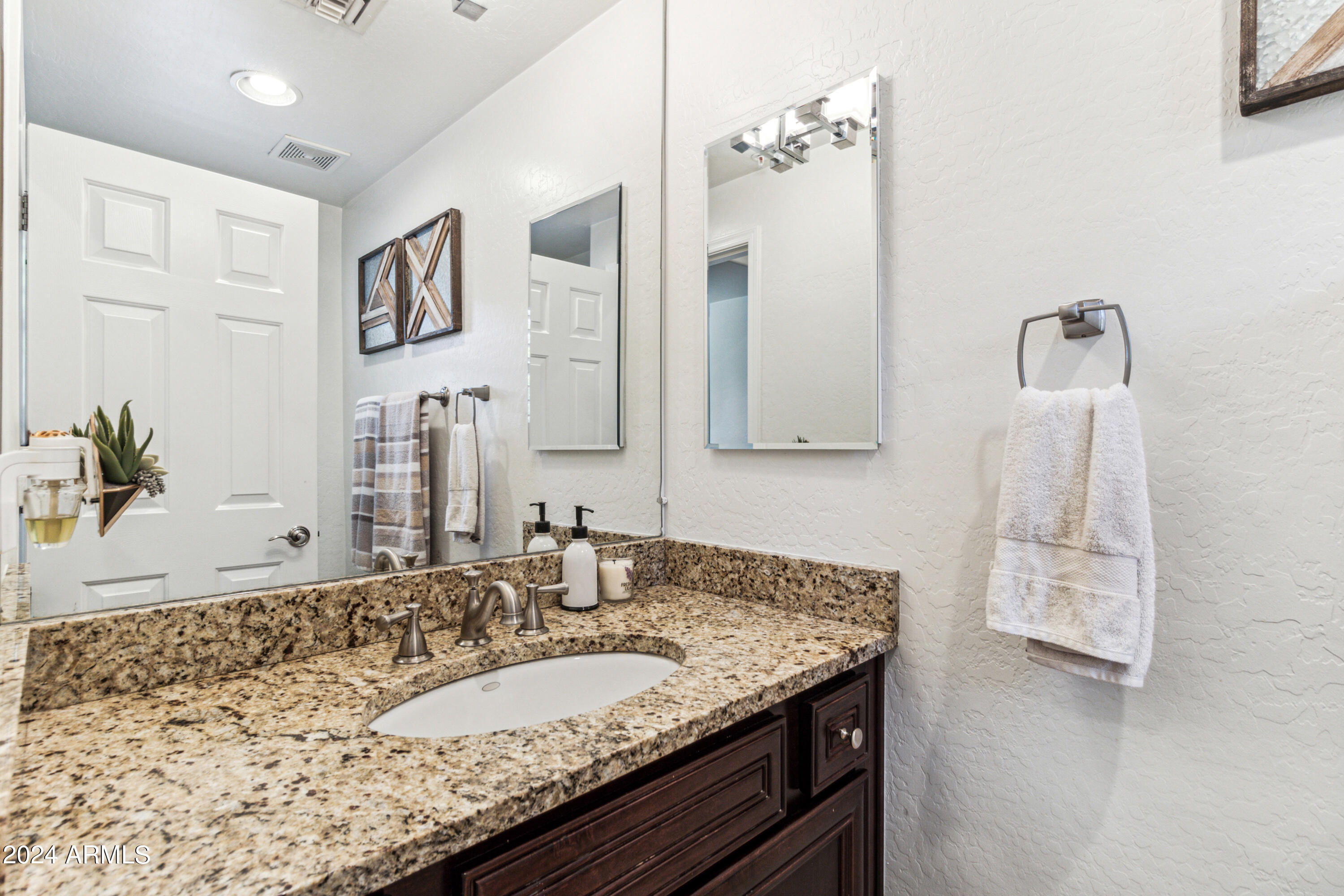 3935 E ROUGH RIDER Road, 1184
