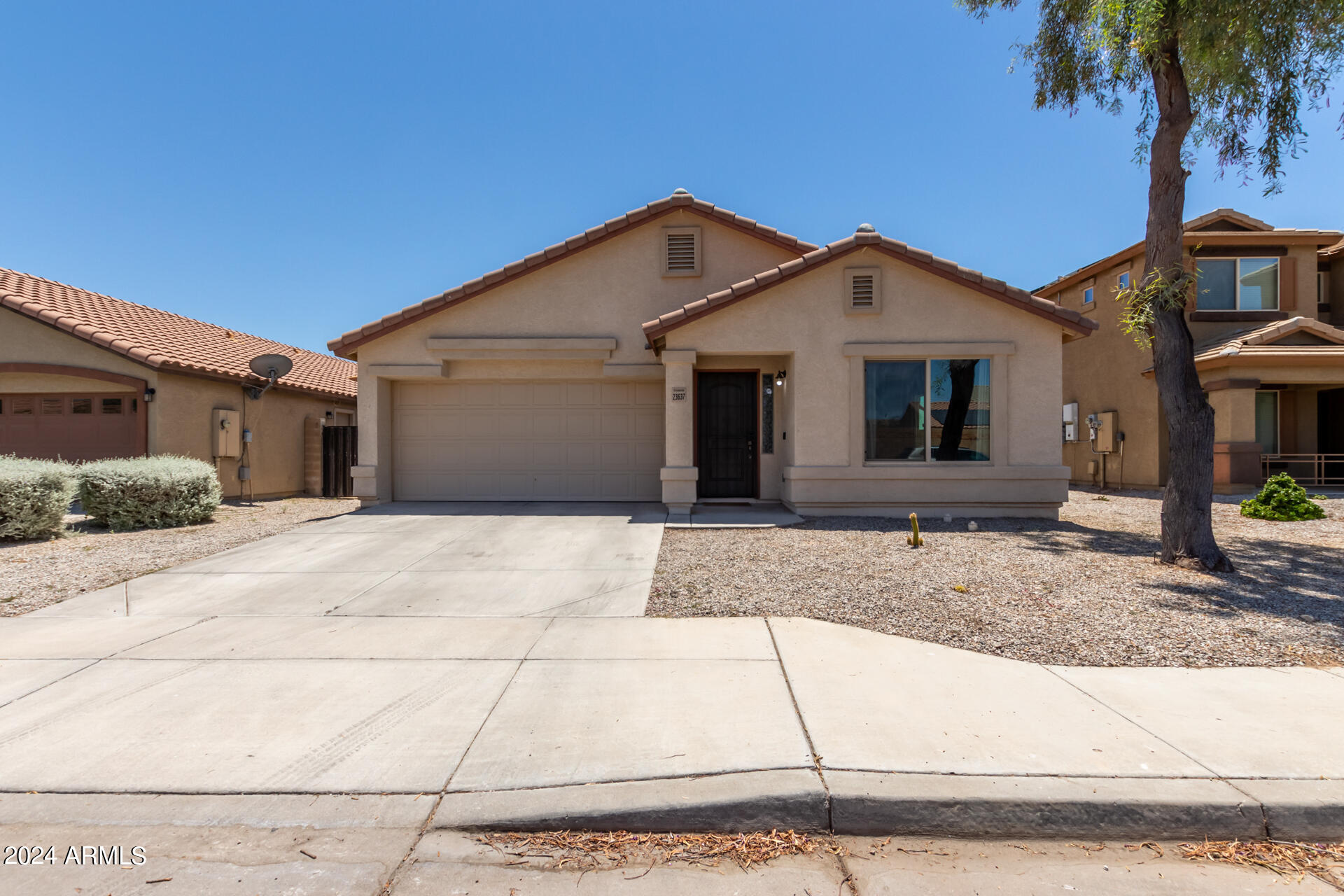 23637 W SONRISAS Street