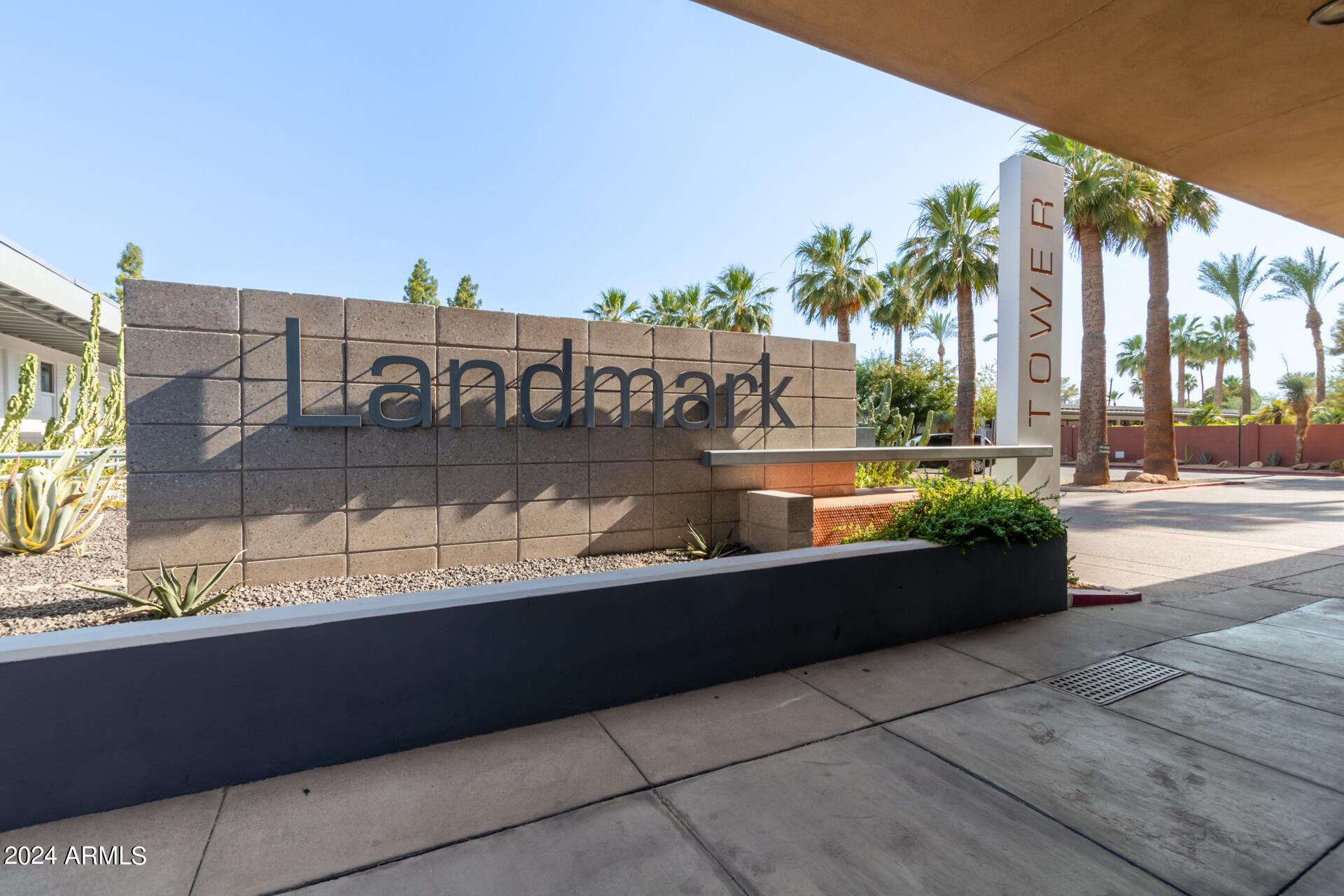 4750 N CENTRAL Avenue, 8J
