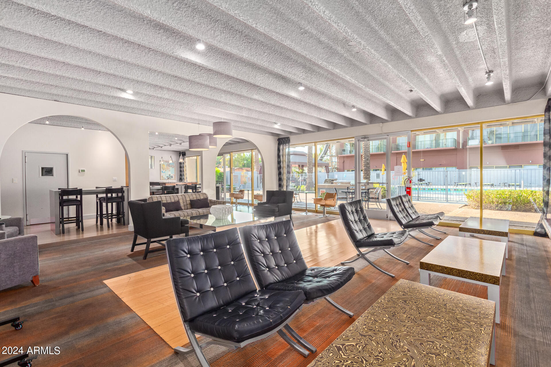4750 N CENTRAL Avenue, 8J