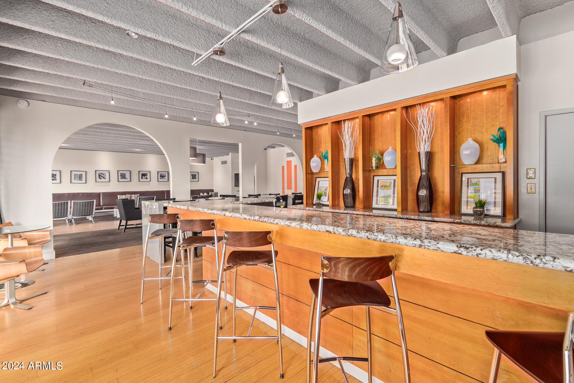 4750 N CENTRAL Avenue, 8J