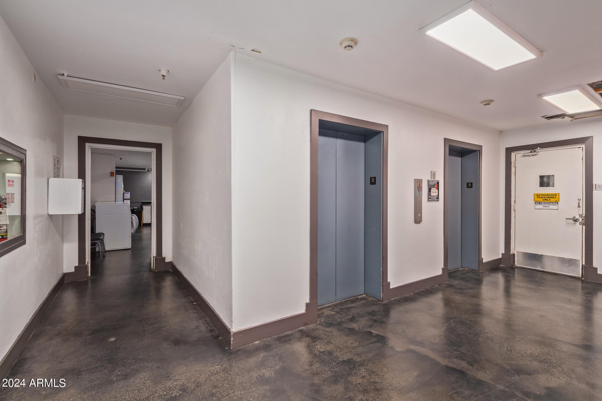 4750 N CENTRAL Avenue, 8J