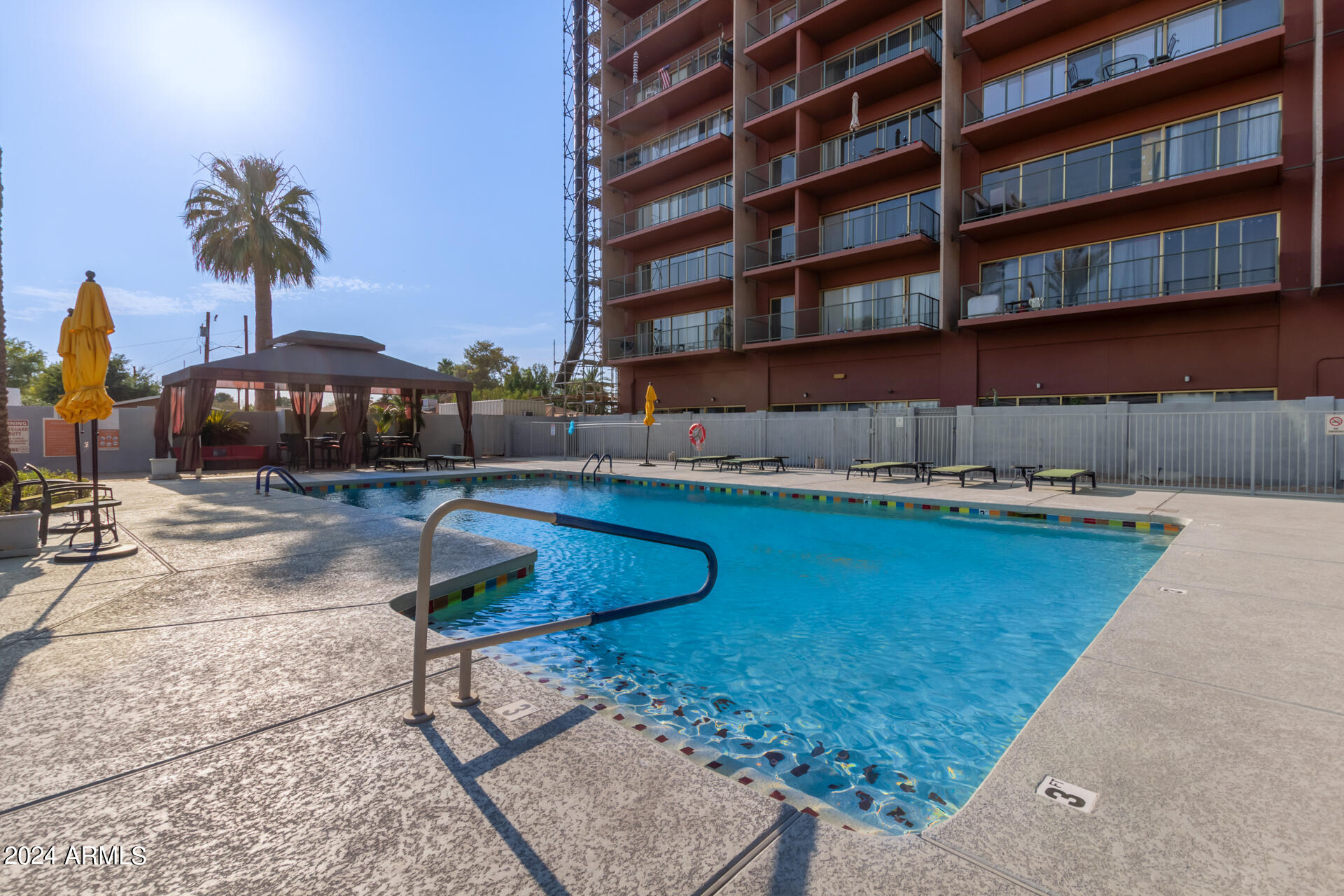 4750 N CENTRAL Avenue, 8J