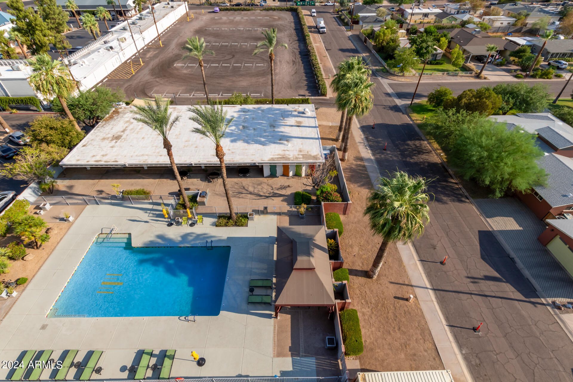 4750 N CENTRAL Avenue, 8J