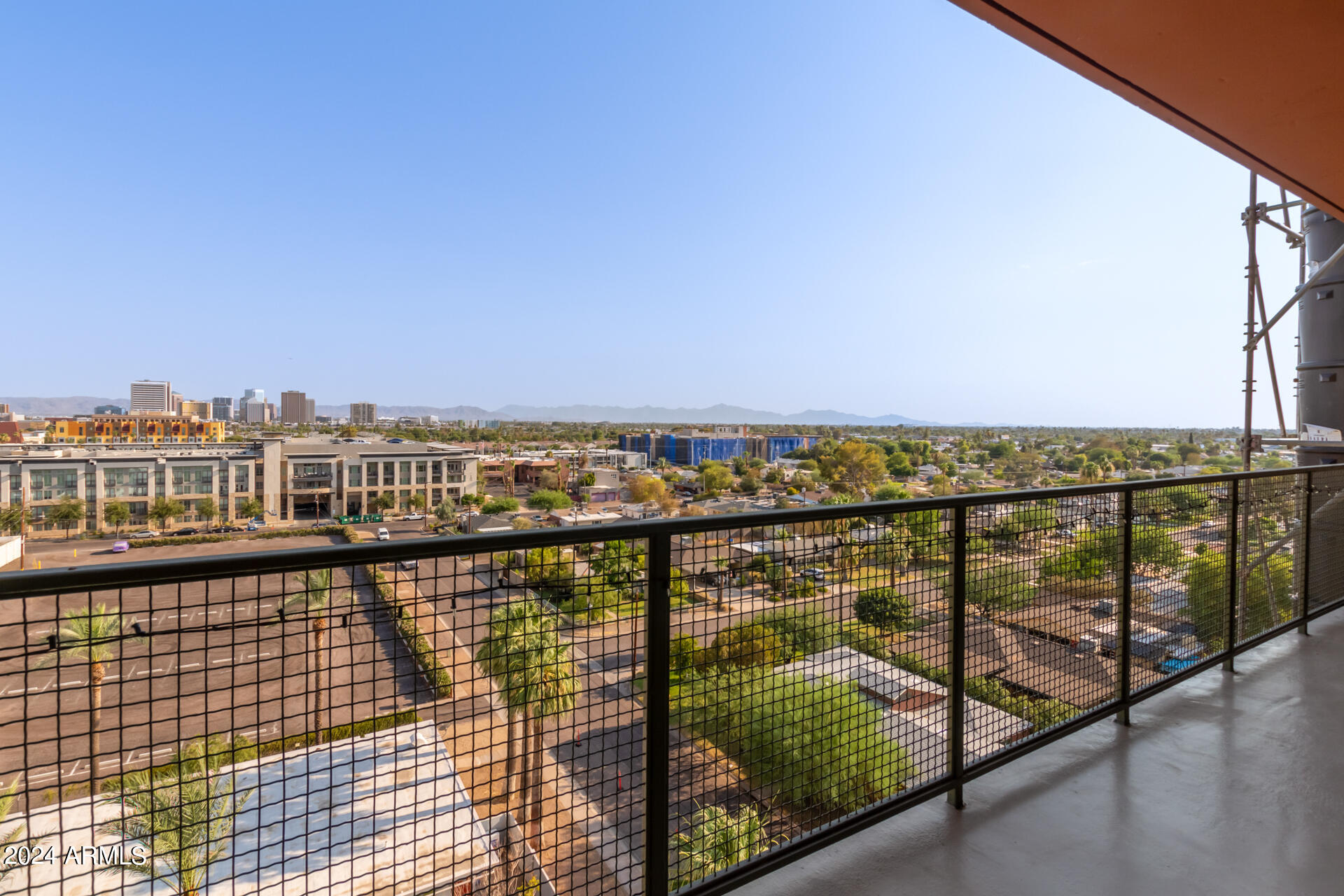 4750 N CENTRAL Avenue, 8J