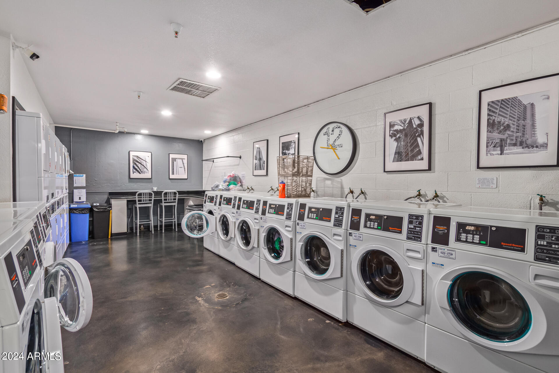 4750 N CENTRAL Avenue, 8J