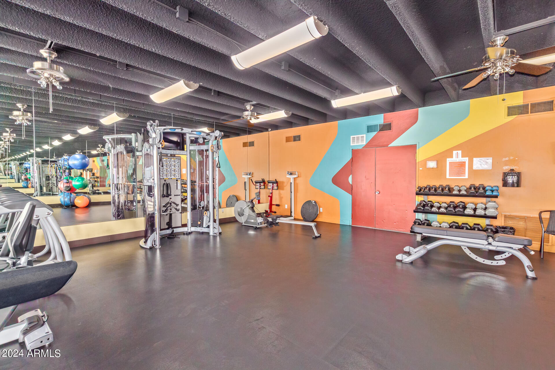 4750 N CENTRAL Avenue, 8J