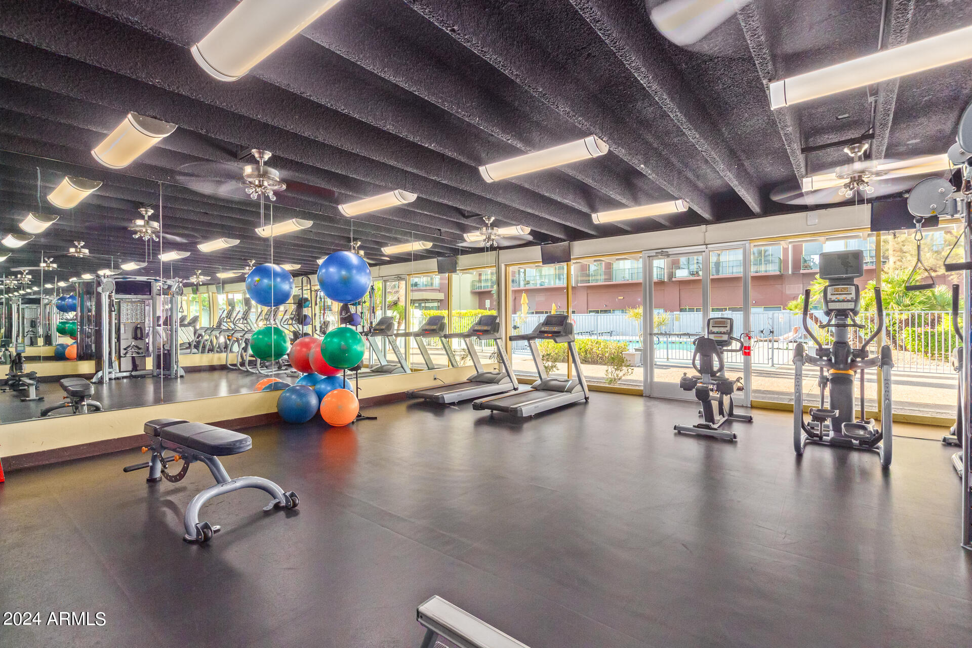4750 N CENTRAL Avenue, 8J