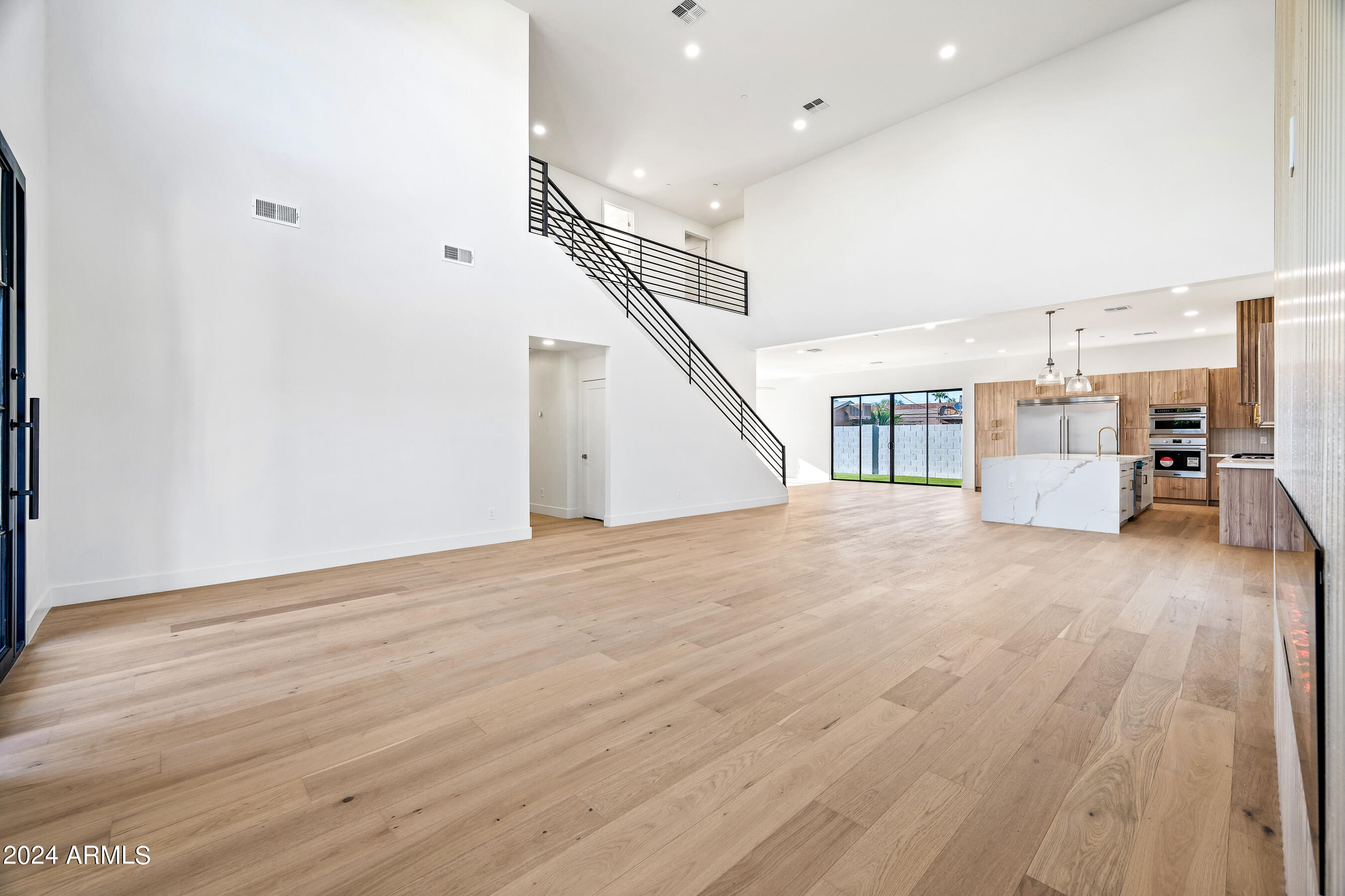 7520 E HIGHLAND Avenue
