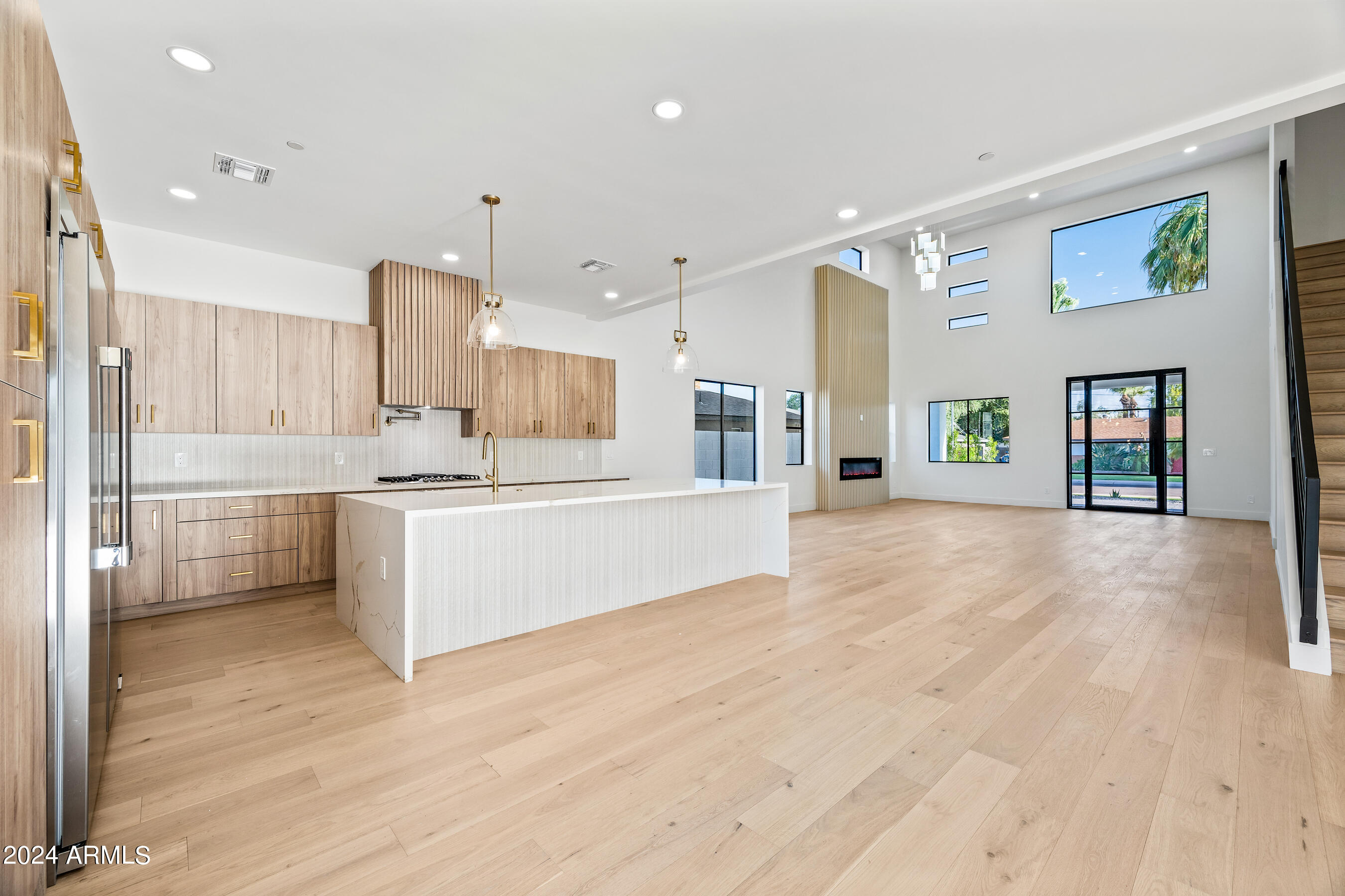 7520 E HIGHLAND Avenue