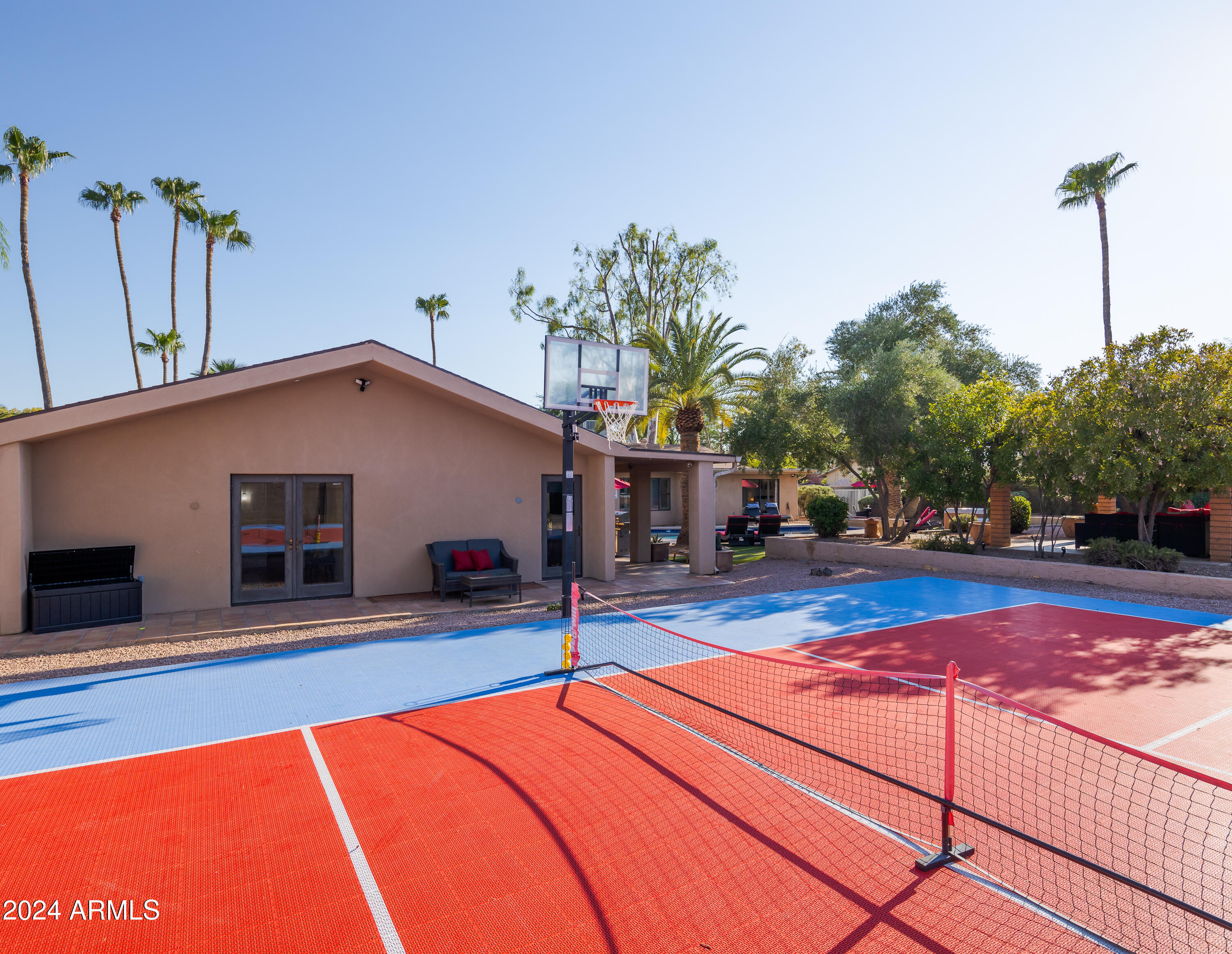 6124 E DELCOA Avenue