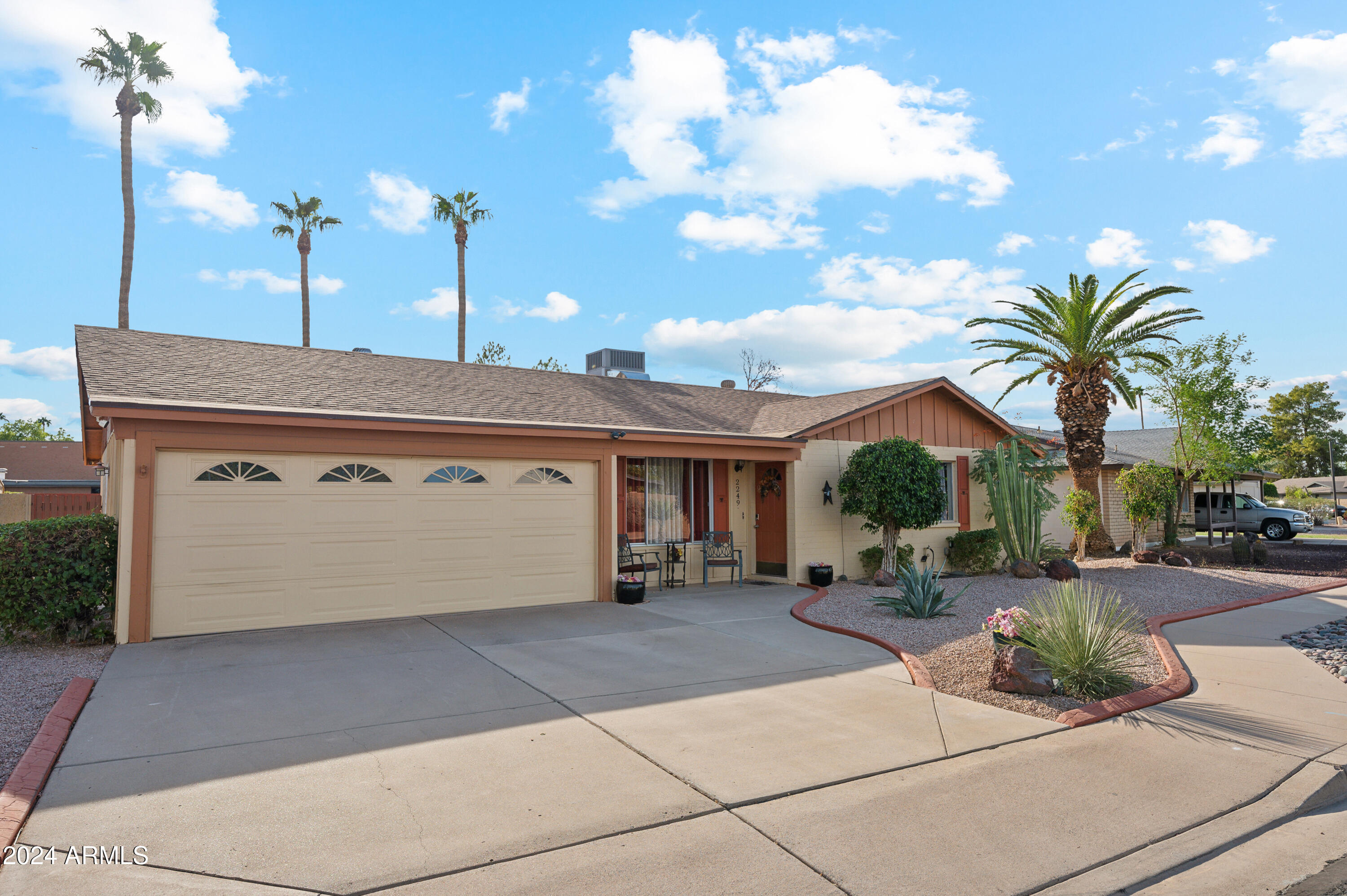 2249 W CALLE IGLESIA Avenue