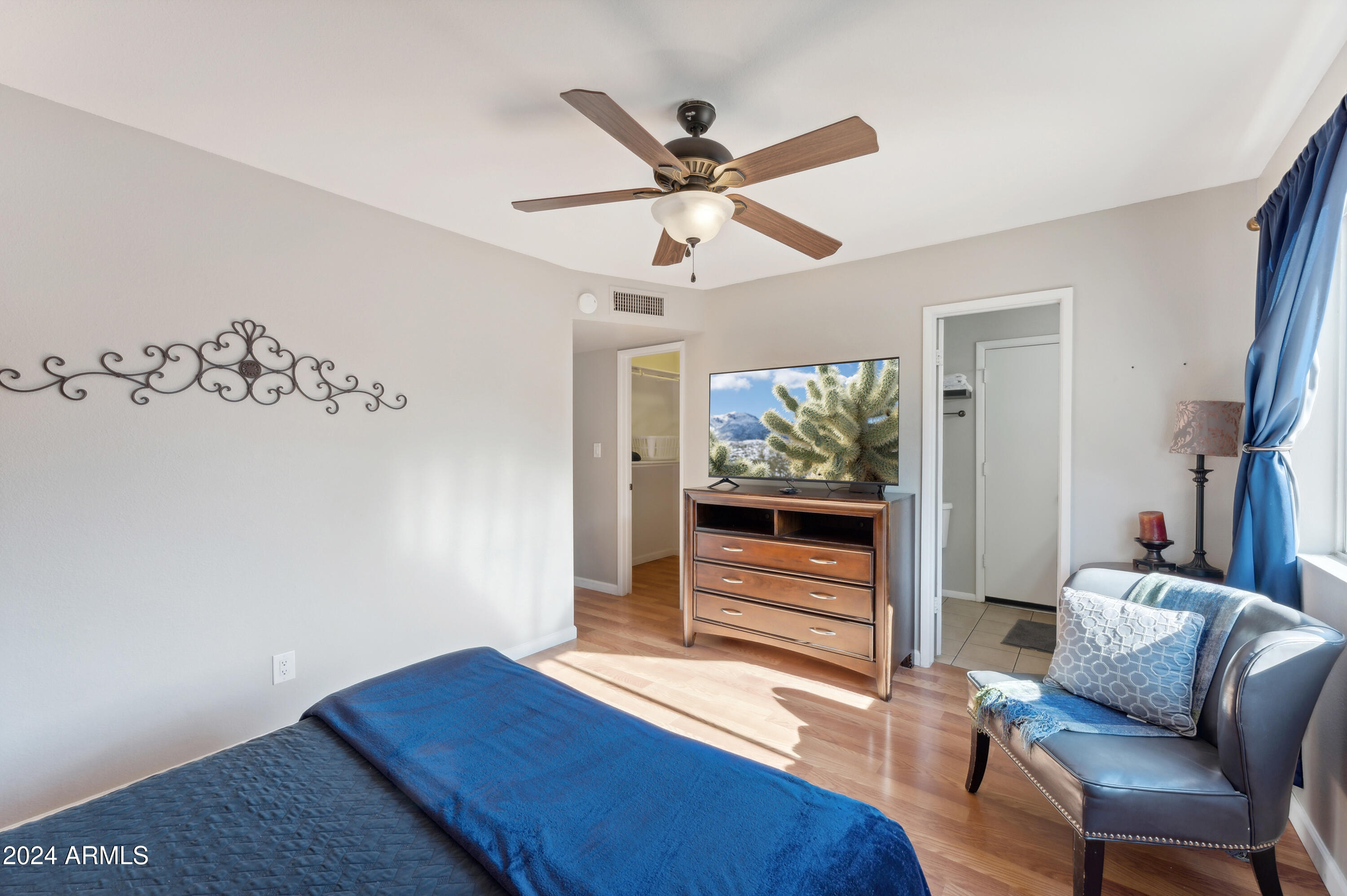 2249 W CALLE IGLESIA Avenue