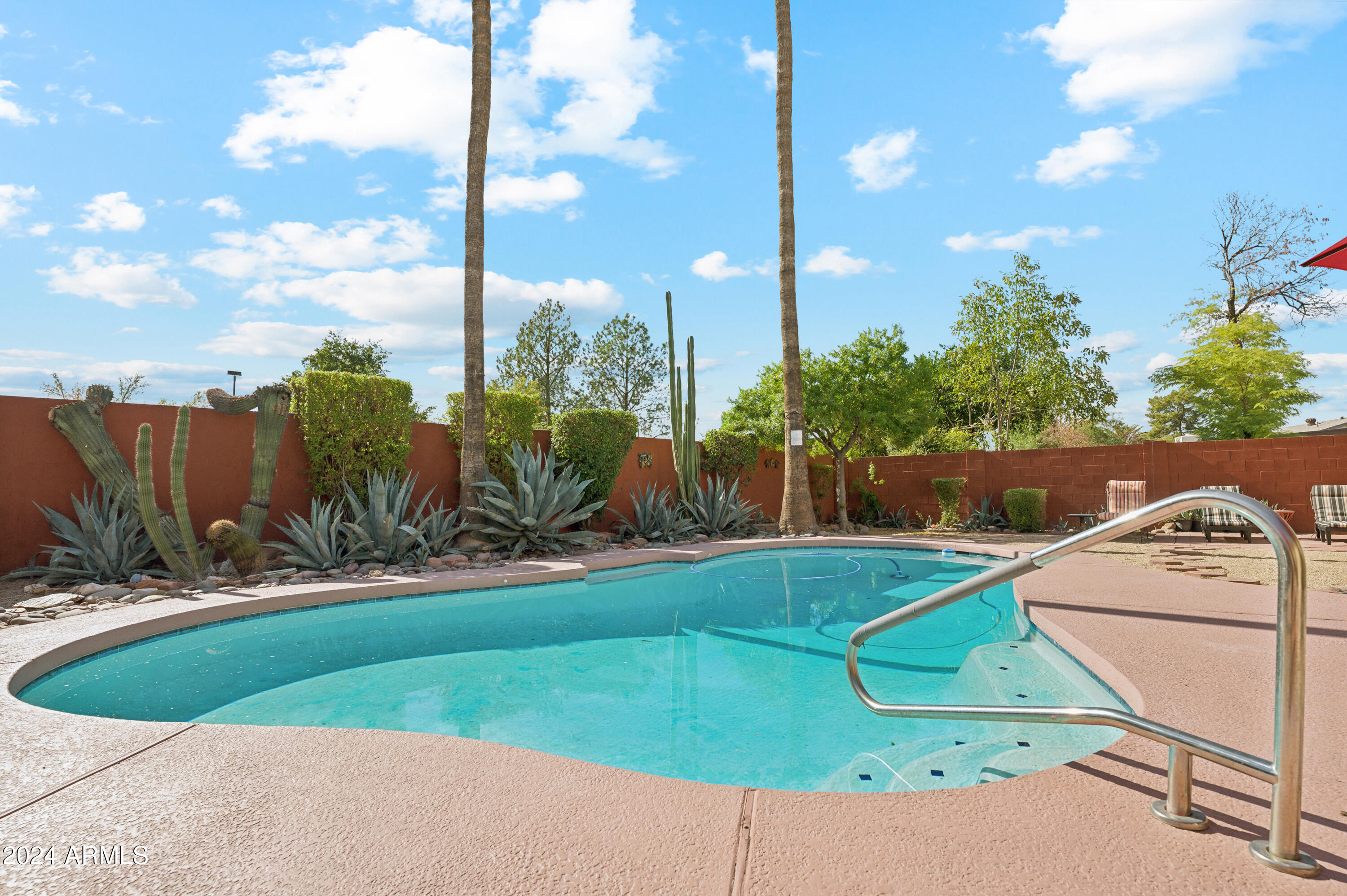 2249 W CALLE IGLESIA Avenue