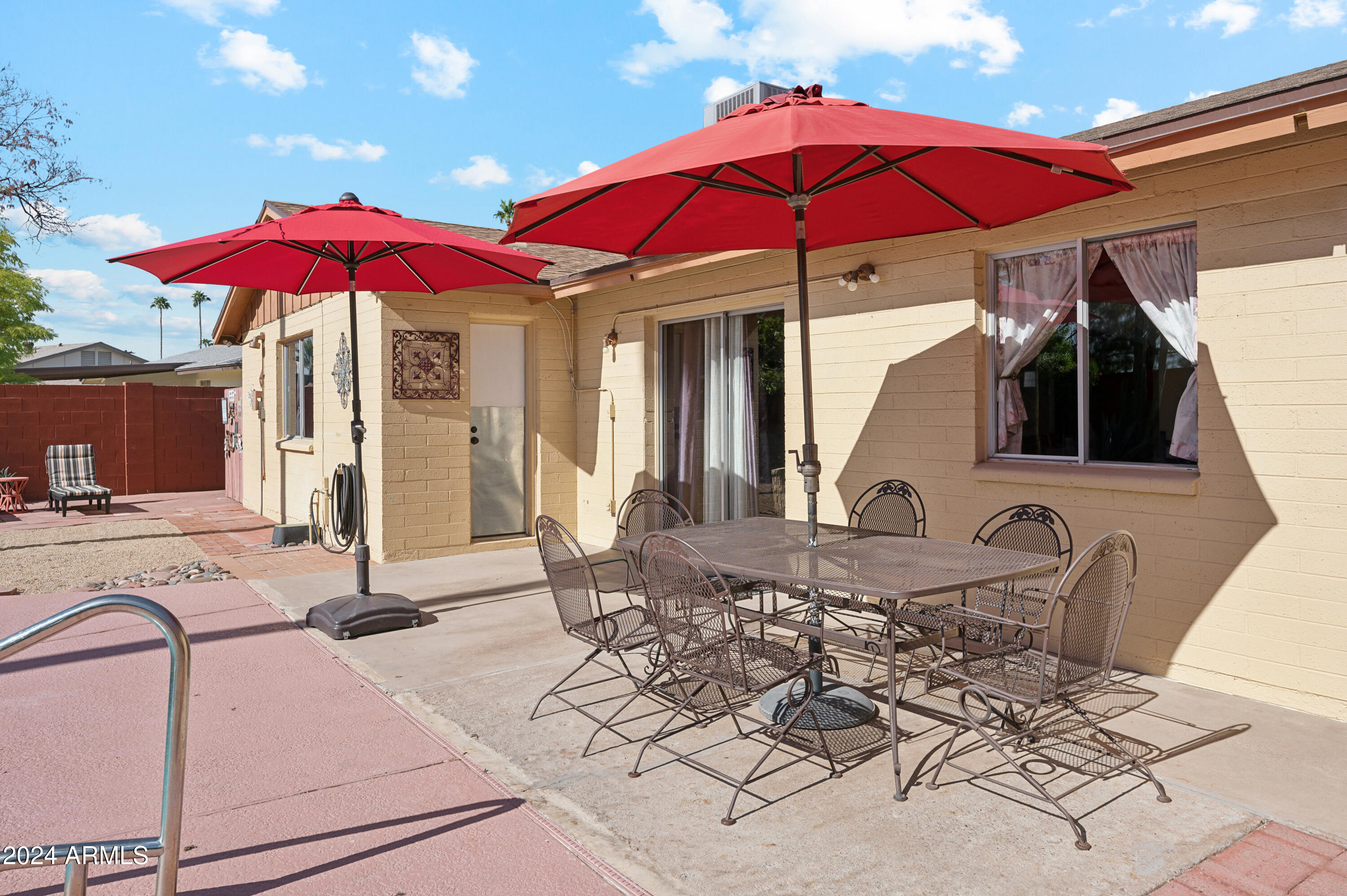 2249 W CALLE IGLESIA Avenue