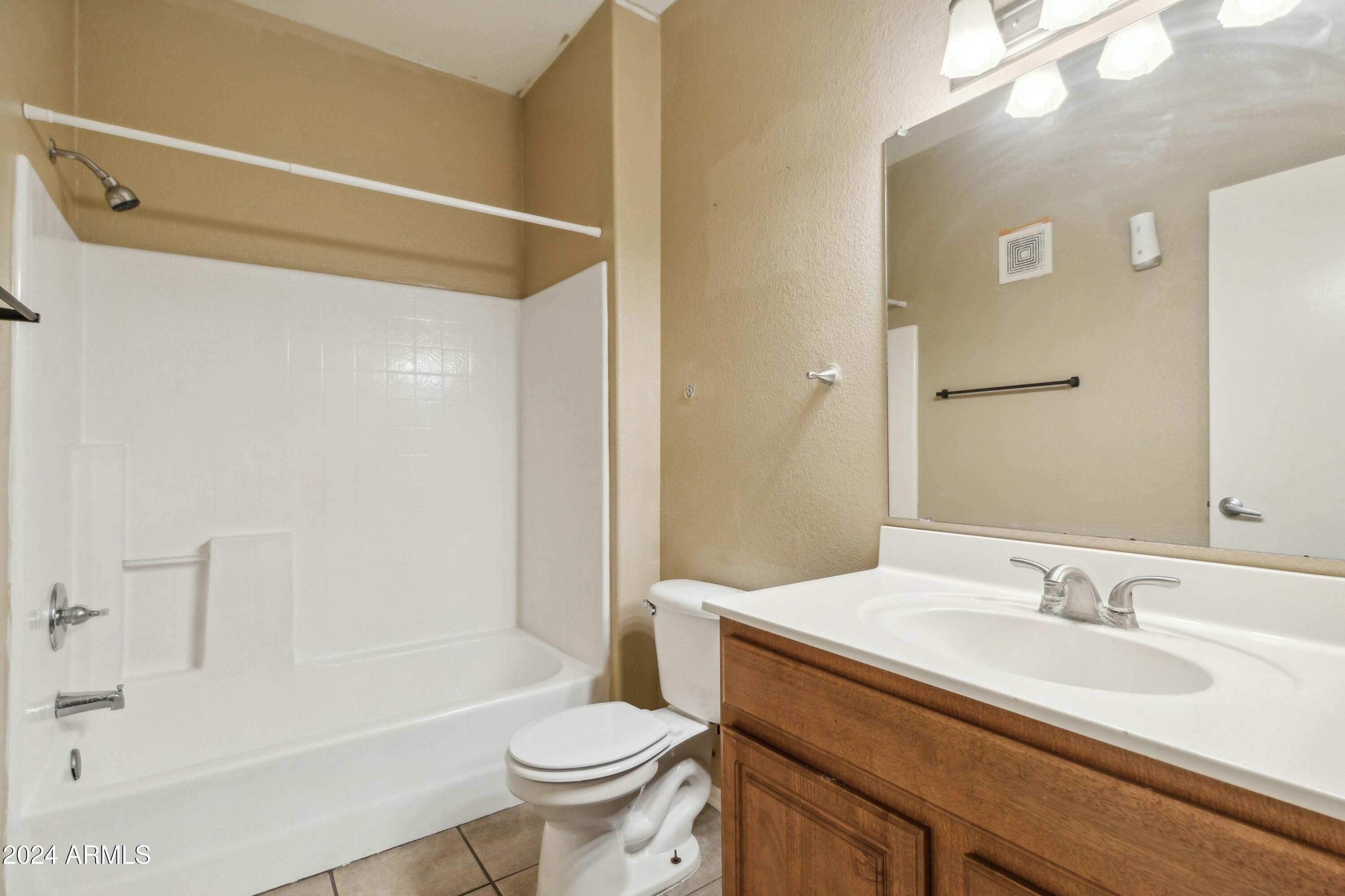 3434 E BASELINE Road, 260