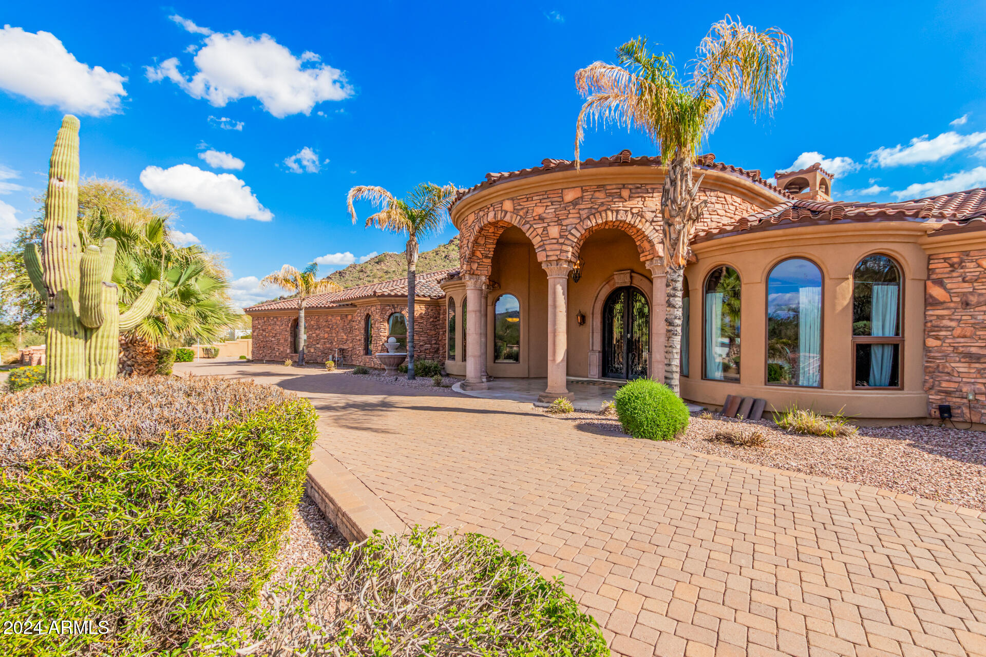 5339 E ROYAL PALM Road