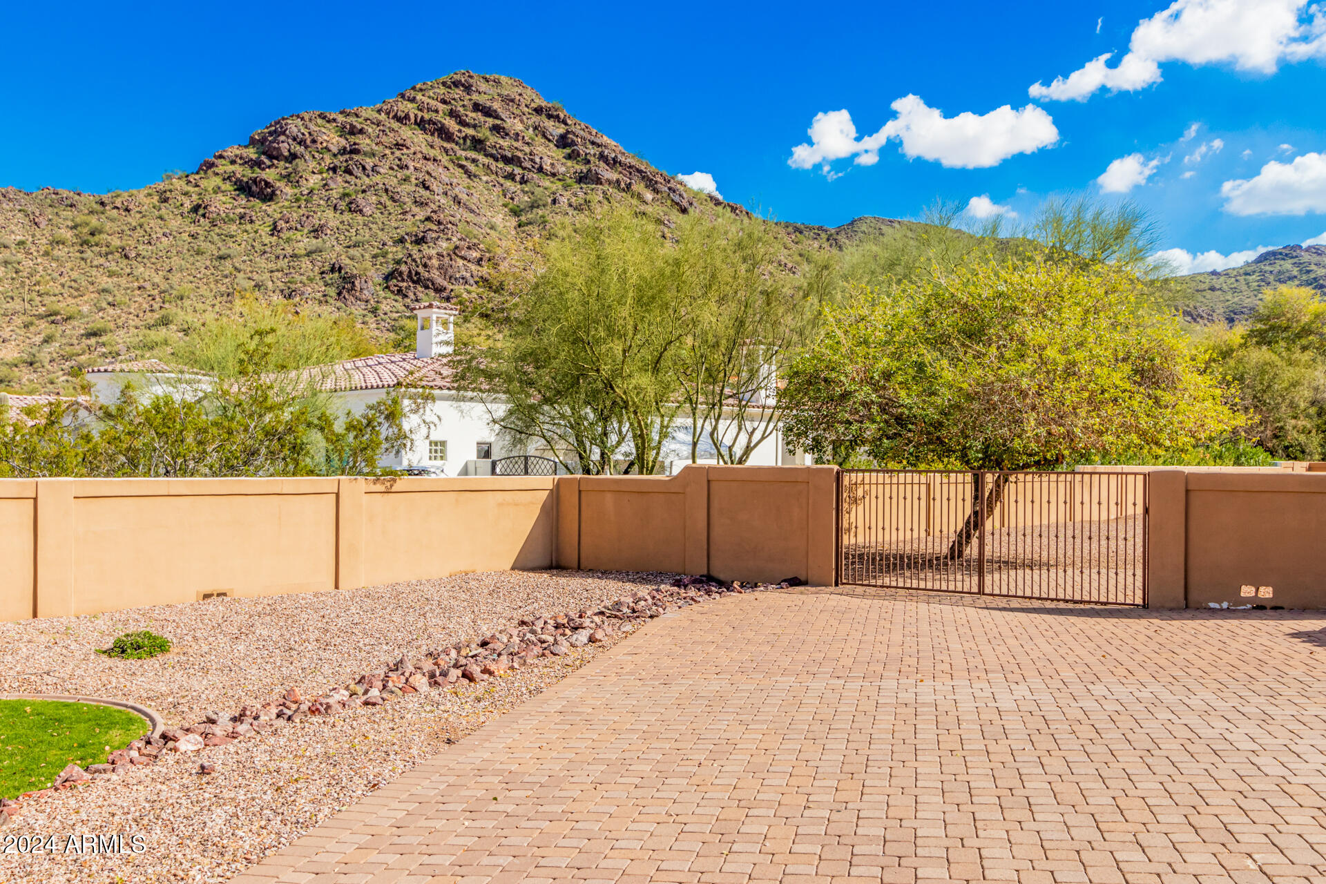 5339 E ROYAL PALM Road