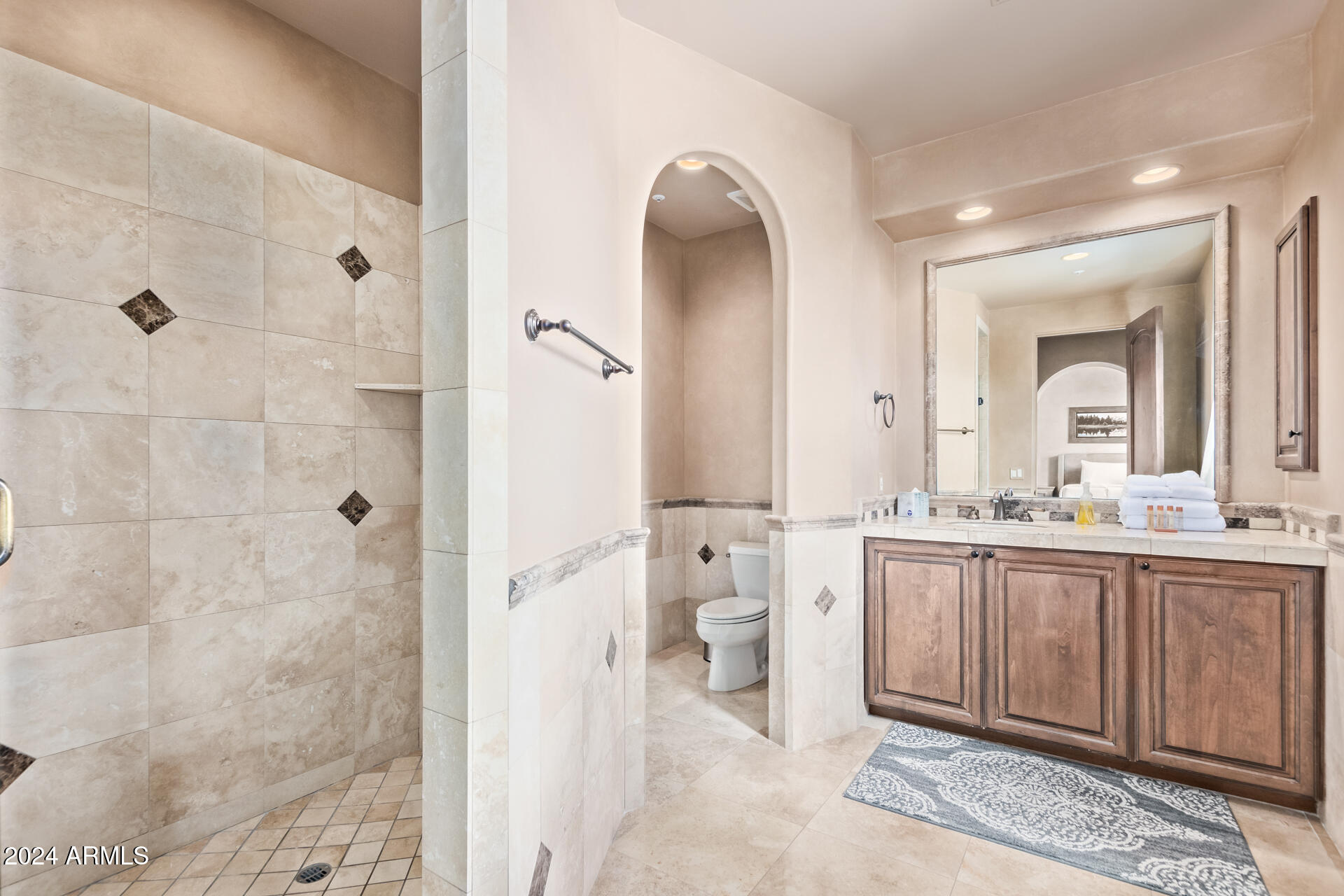 5339 E ROYAL PALM Road