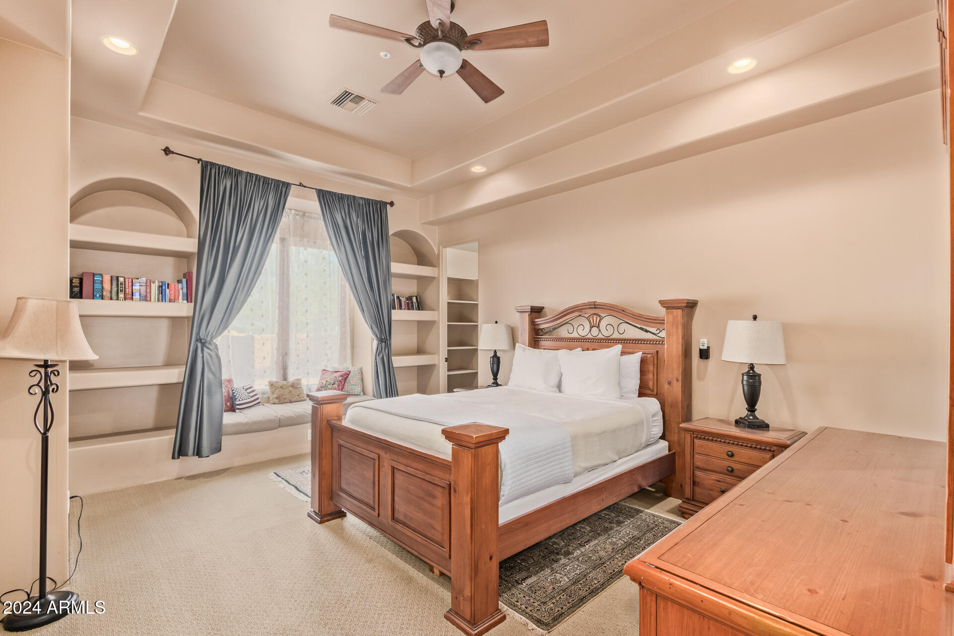 5339 E ROYAL PALM Road