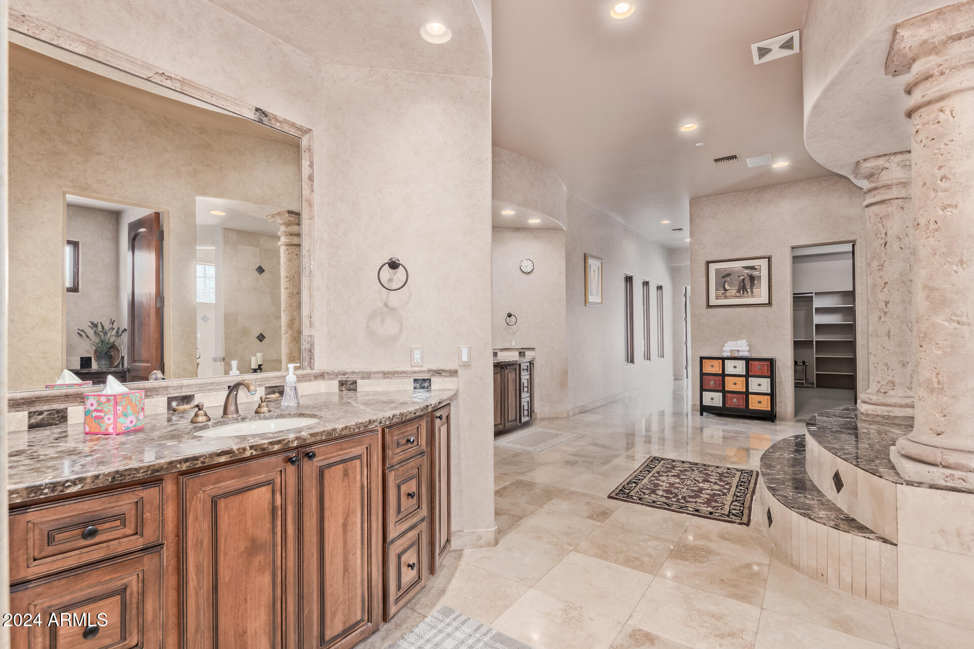 5339 E ROYAL PALM Road