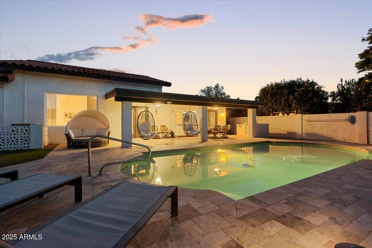 6252 E BEVERLY Lane