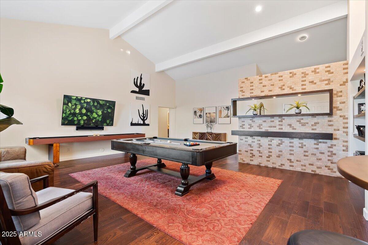 6252 E BEVERLY Lane