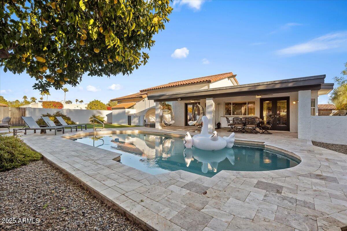 6252 E BEVERLY Lane