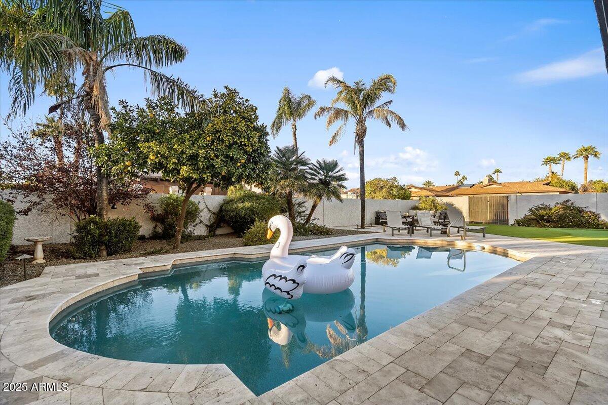 6252 E BEVERLY Lane