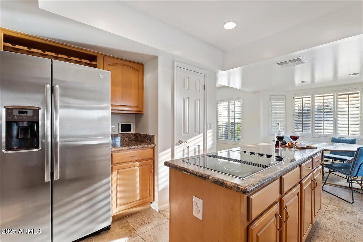 6252 E BEVERLY Lane