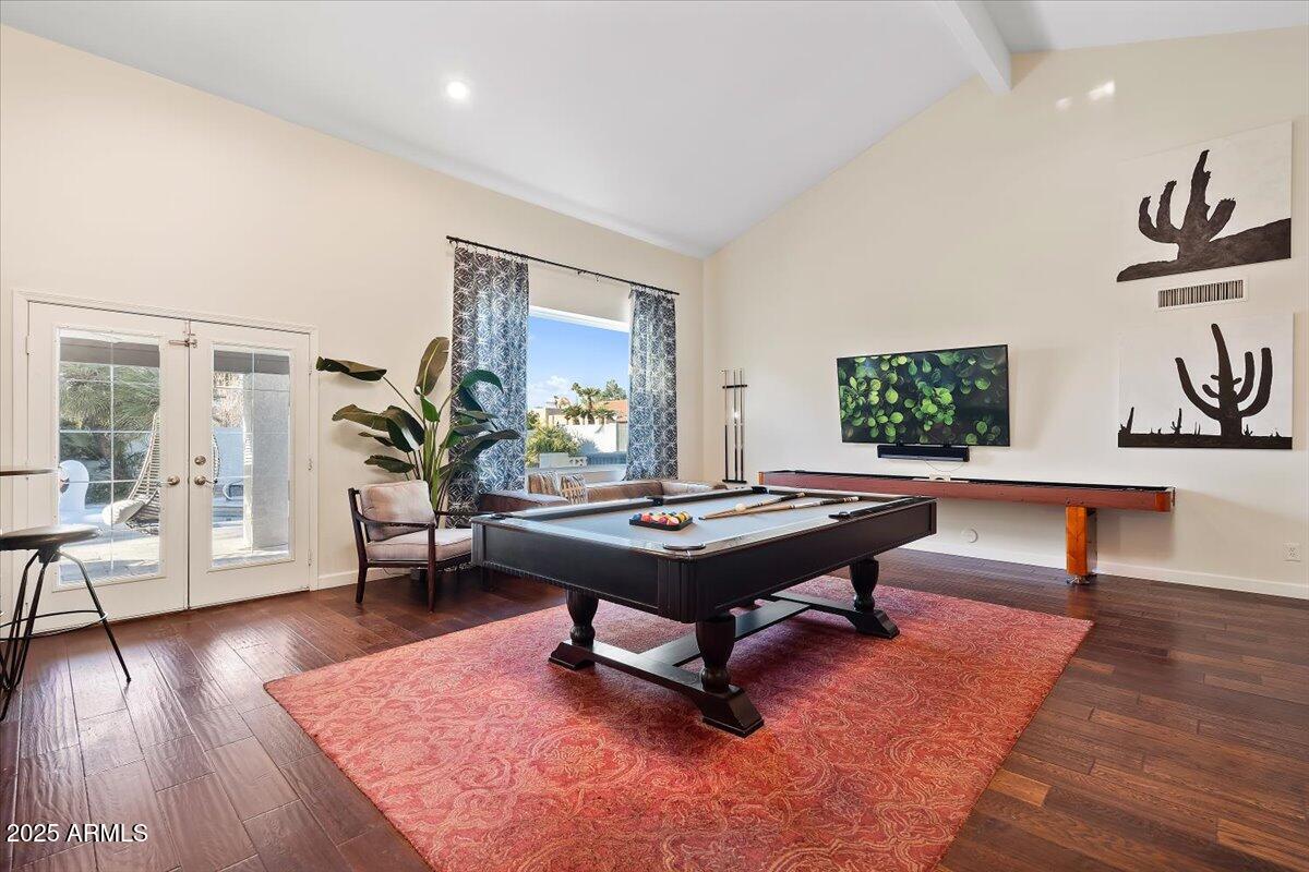 6252 E BEVERLY Lane
