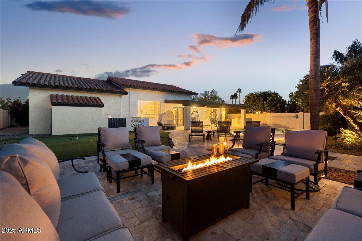 6252 E BEVERLY Lane