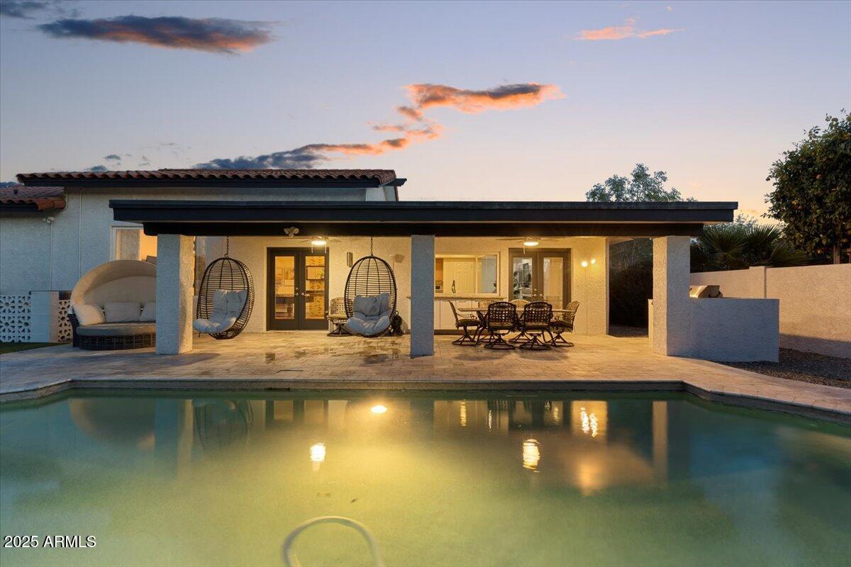 6252 E BEVERLY Lane