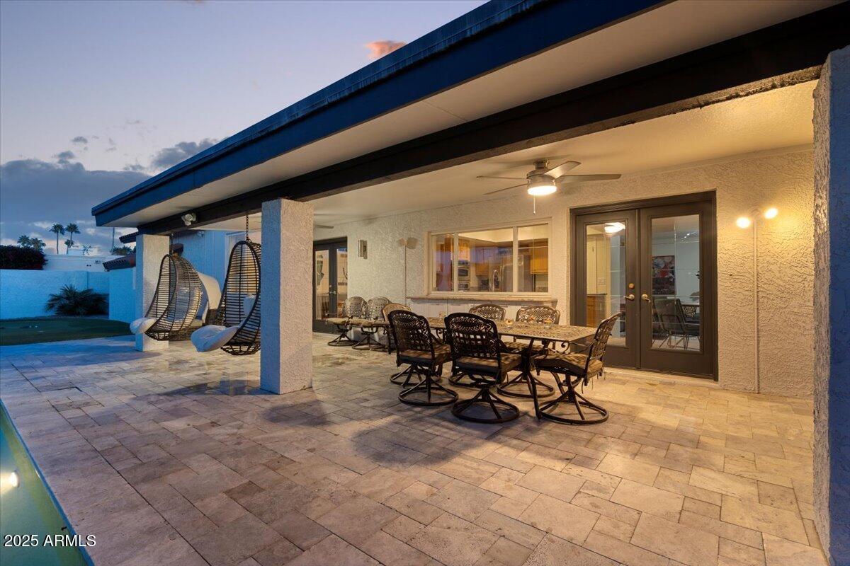 6252 E BEVERLY Lane