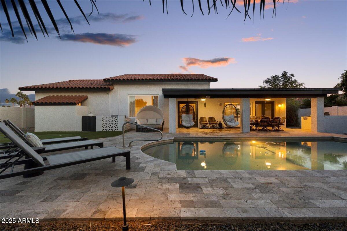 6252 E BEVERLY Lane