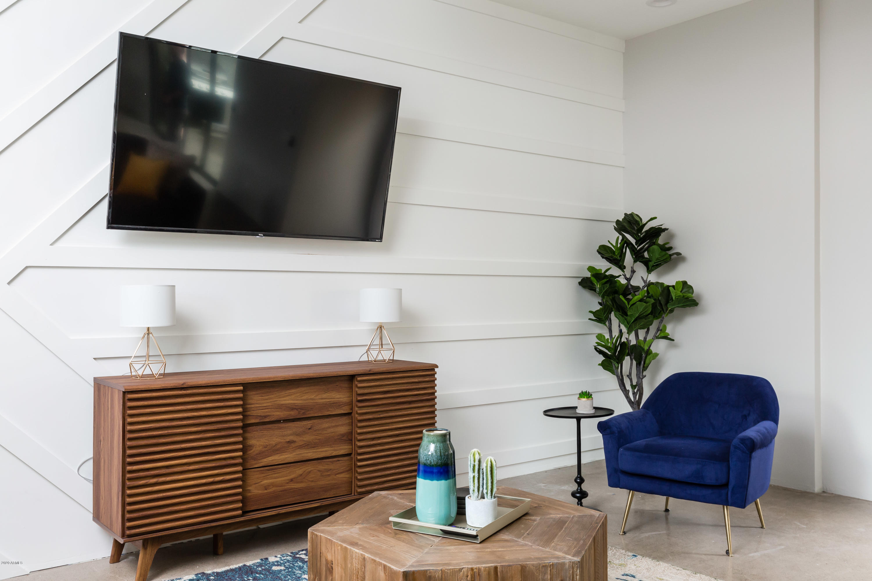 7505 E MAIN Street, B