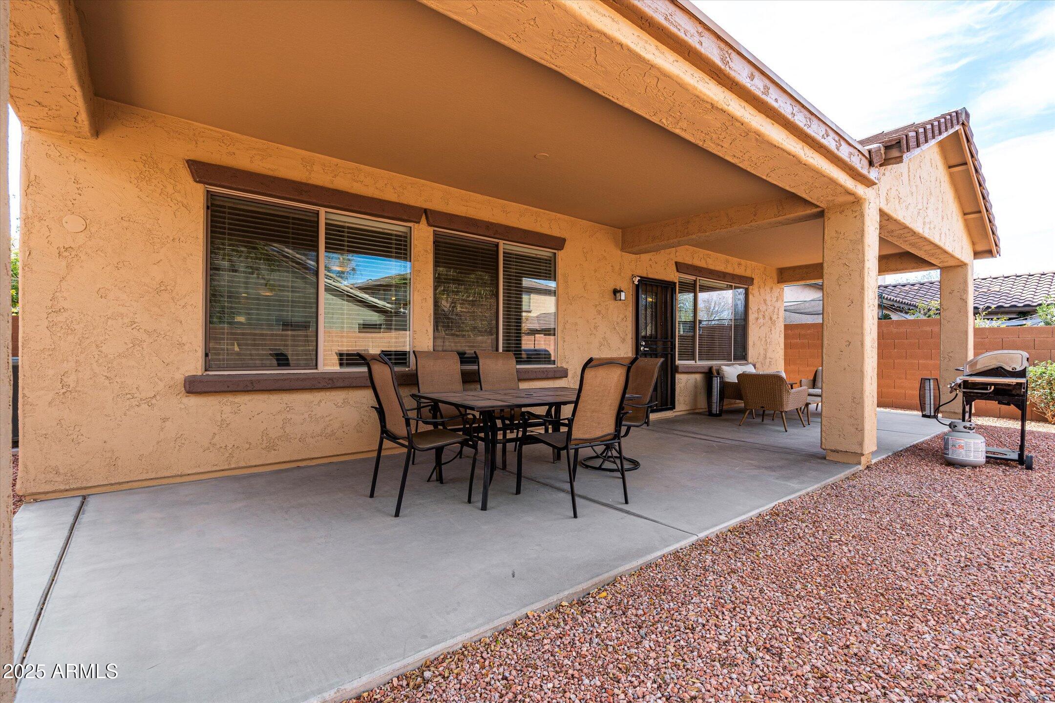 9042 W PINNACLE VISTA Drive