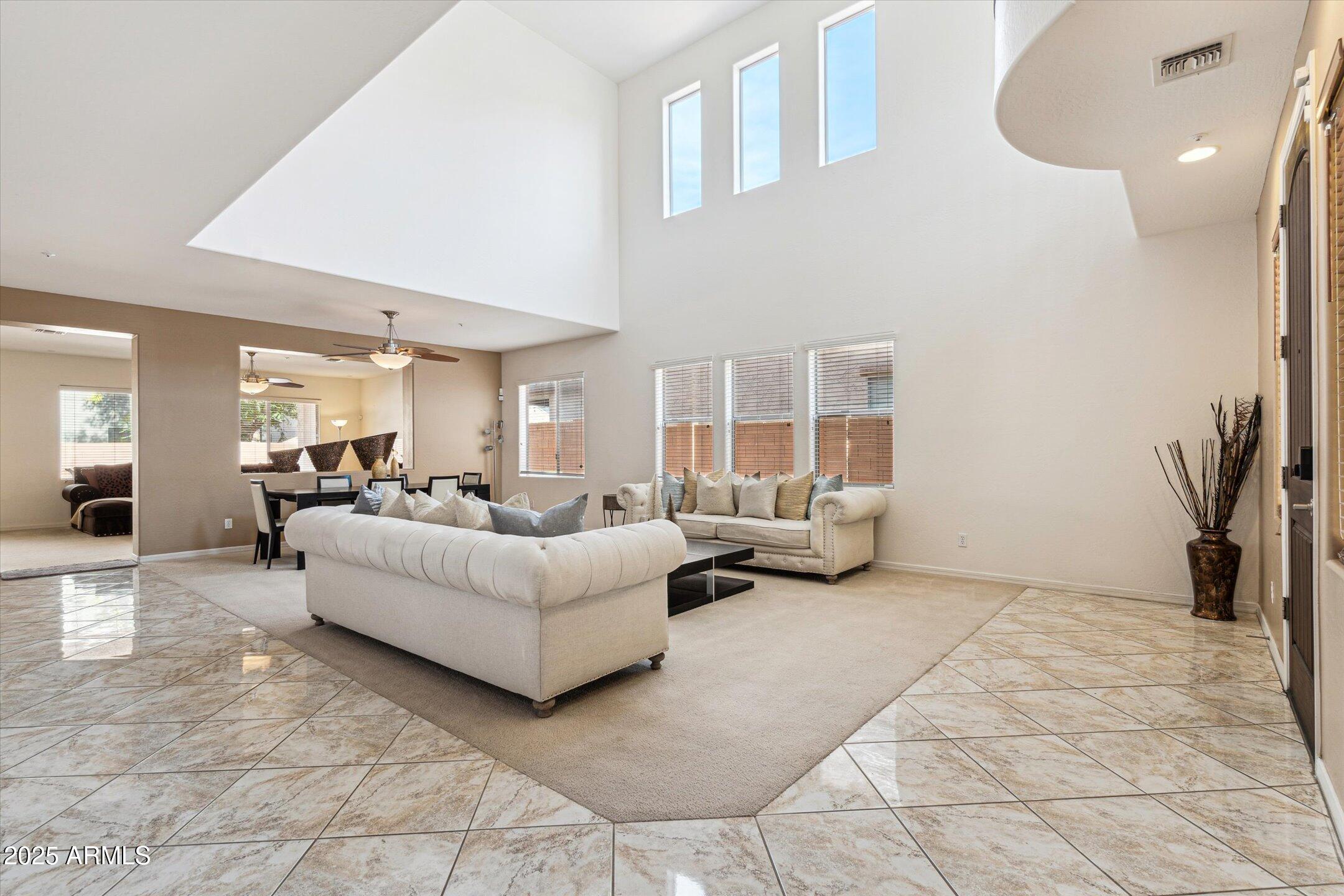 9042 W PINNACLE VISTA Drive