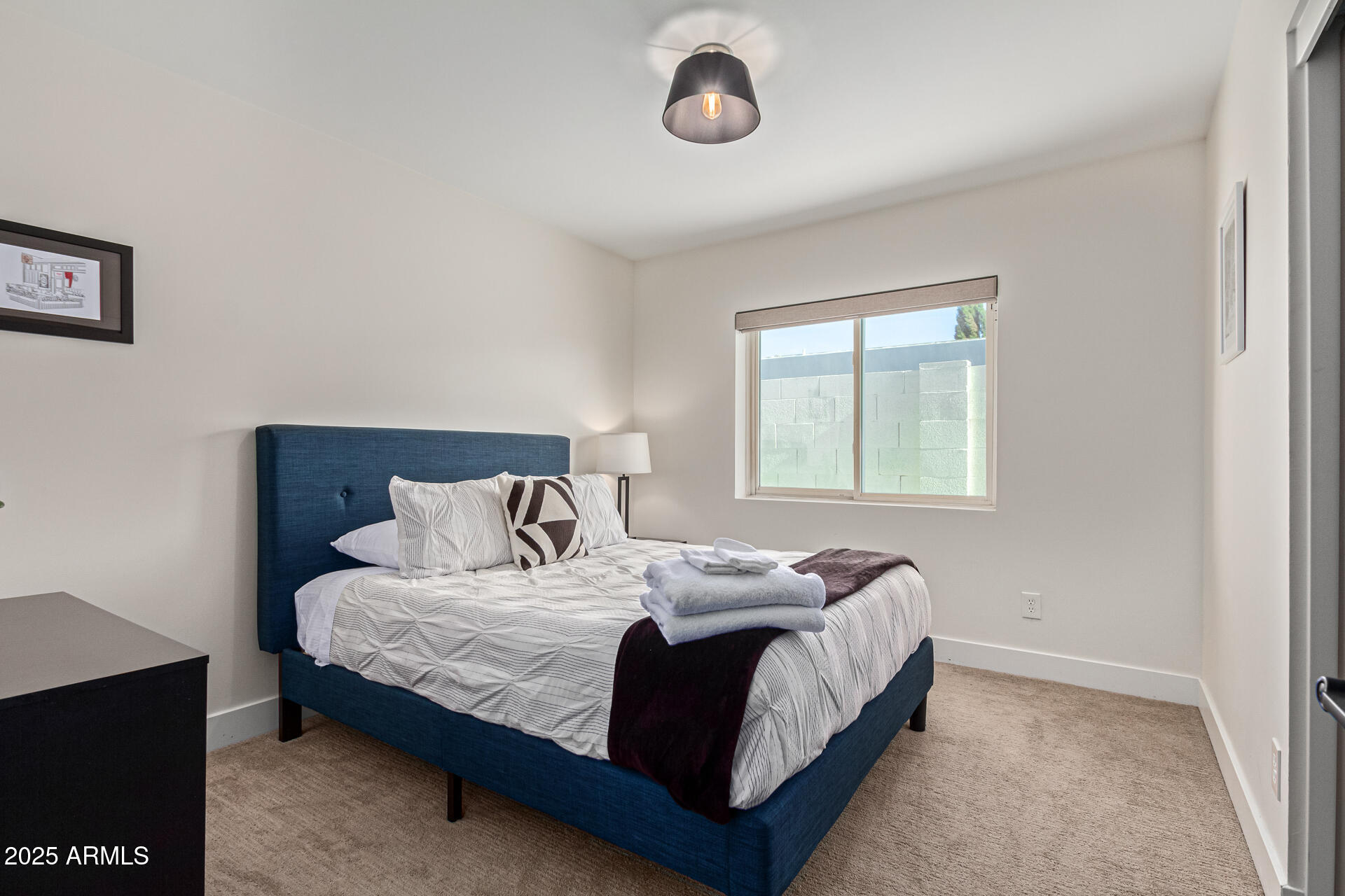 5202 E KAREN Drive