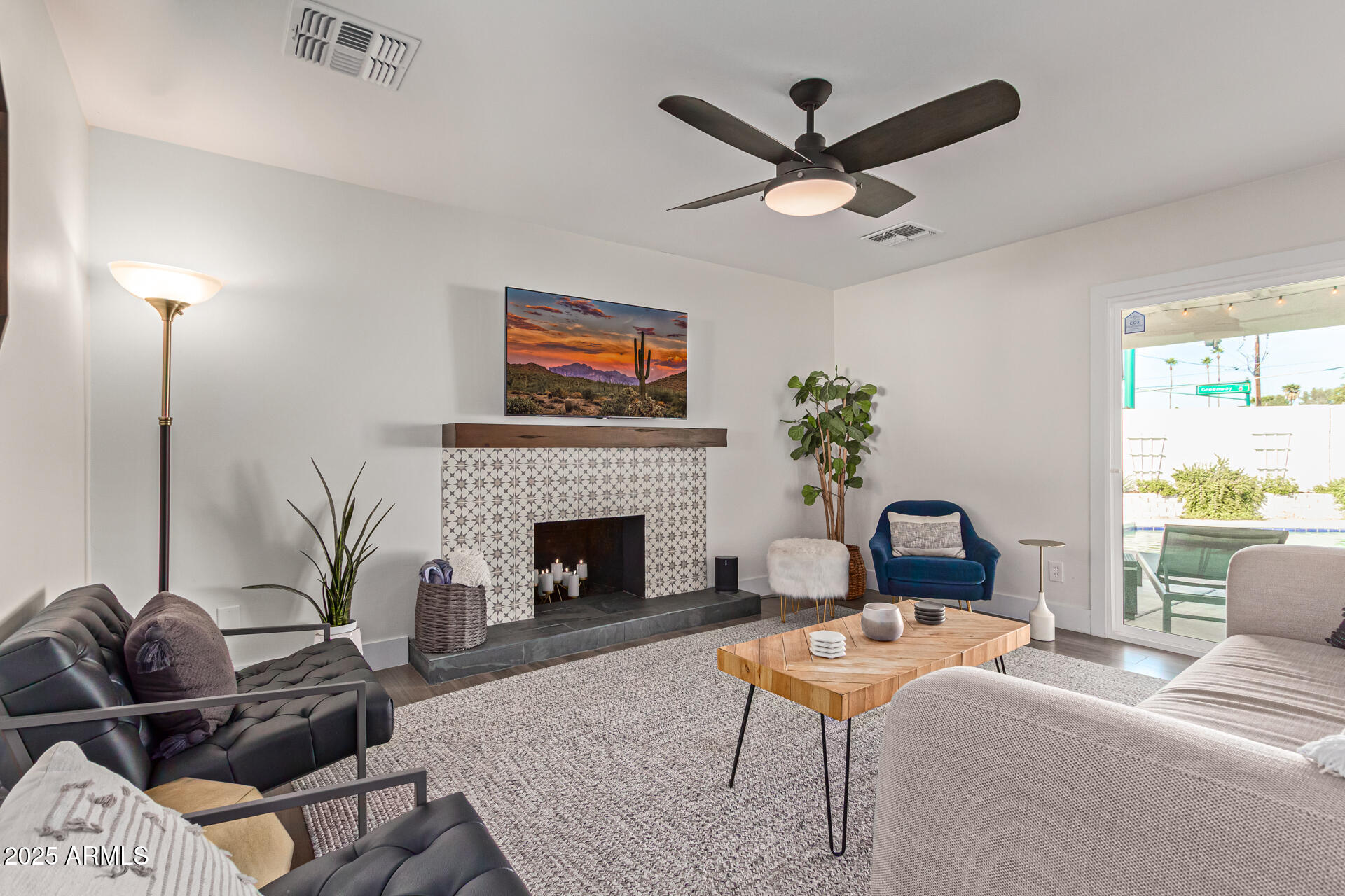 5202 E KAREN Drive